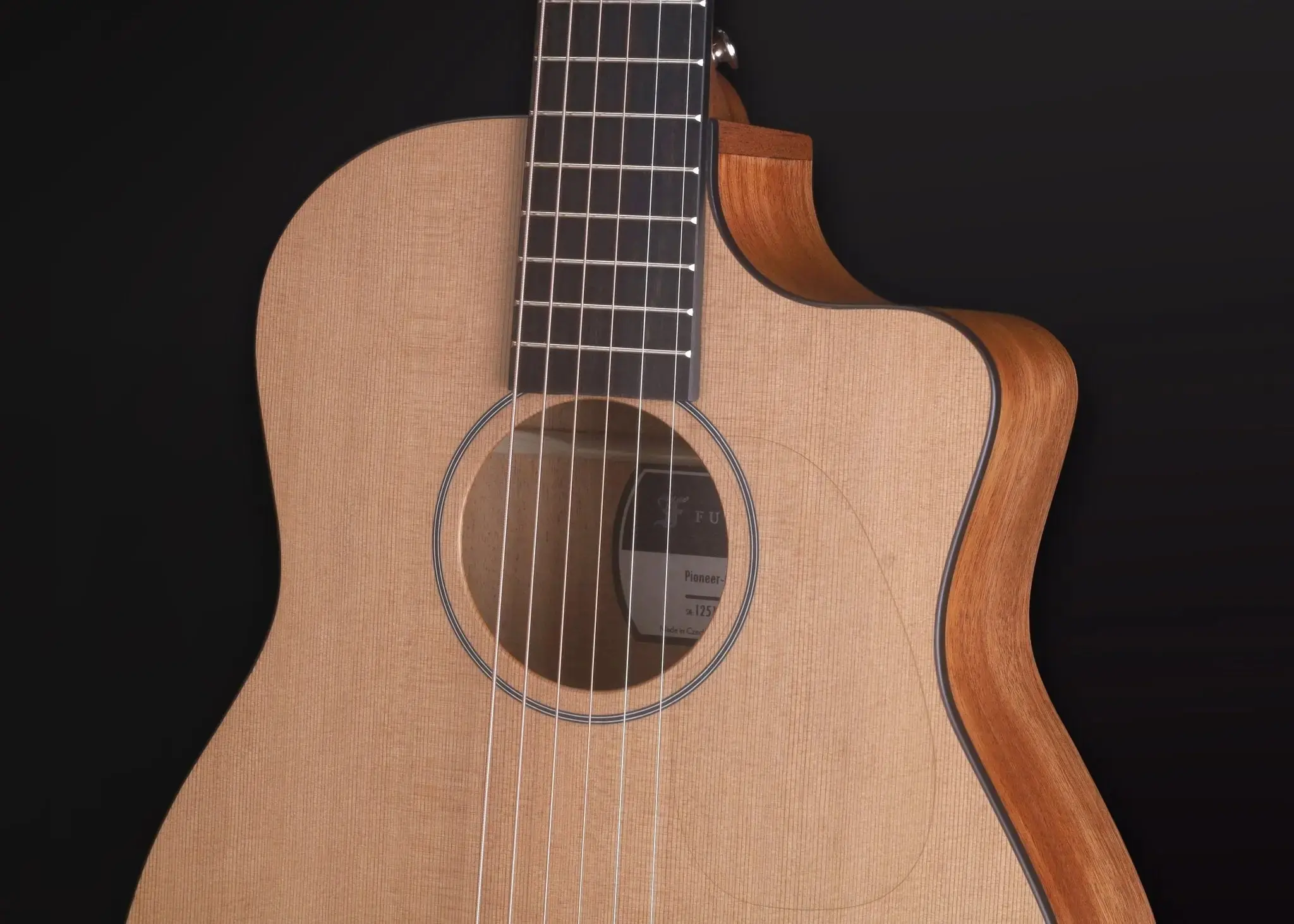 Furch Pioneer CM Left Handed : Western red cedar top with African mahogany back and sides (Furch Mini / Travel Guitar) (2026 CNR Active Upgrade Model) - Image 21