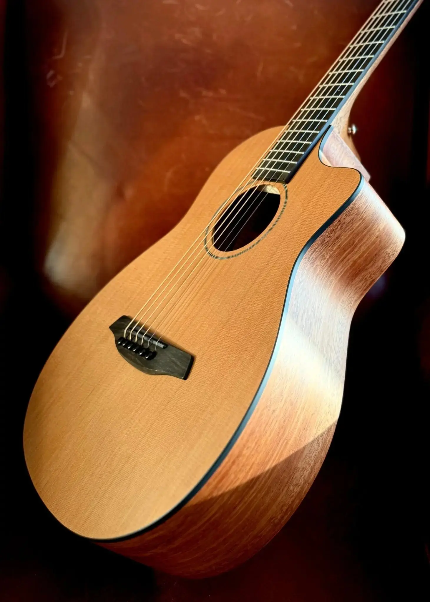 Furch Pioneer CM Left Handed : Western red cedar top with African mahogany back and sides (Furch Mini / Travel Guitar) (2026 CNR Active Upgrade Model) - Image 27