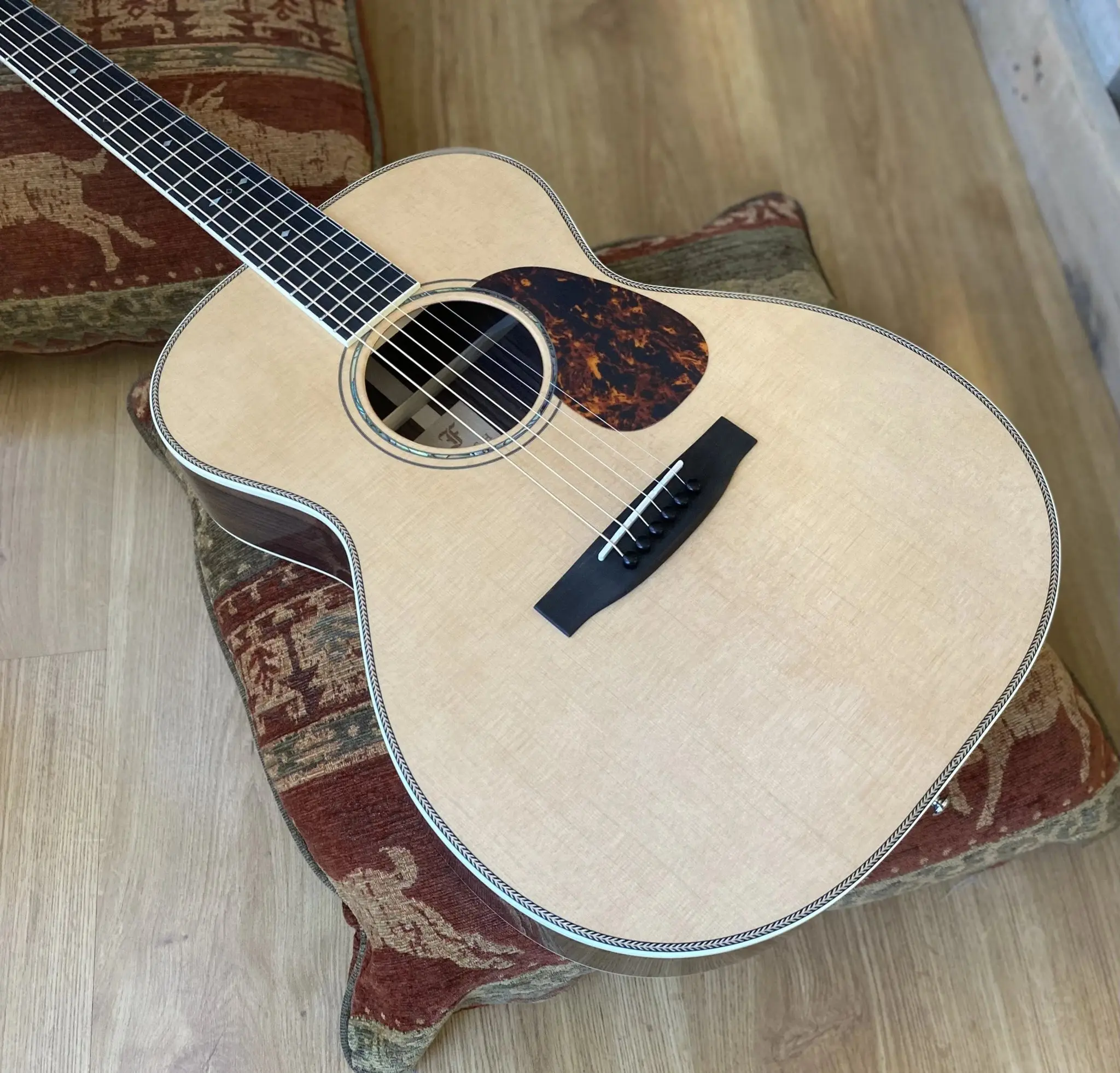 Furch Vintage 2 OM-SR Orchestra model Acoustic Guitar (2026 CNR Active Upgrade Model) - Image 10