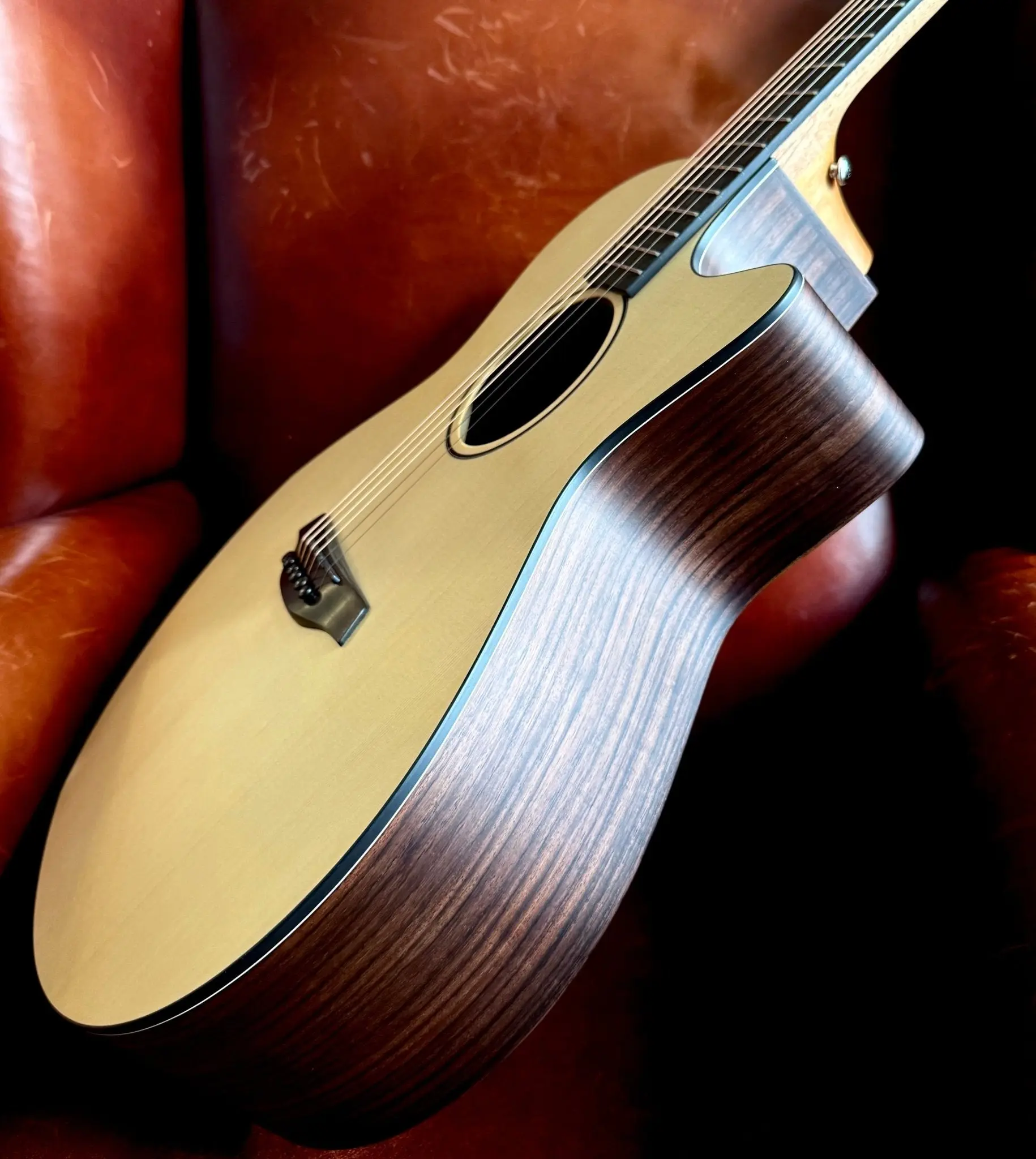 Furch Violet Deluxe Gc ER Engelmann Spruce With Rosewood Back & Sides Acoustic Guitar (2026 CNR Active Upgrade Model) - Image 5