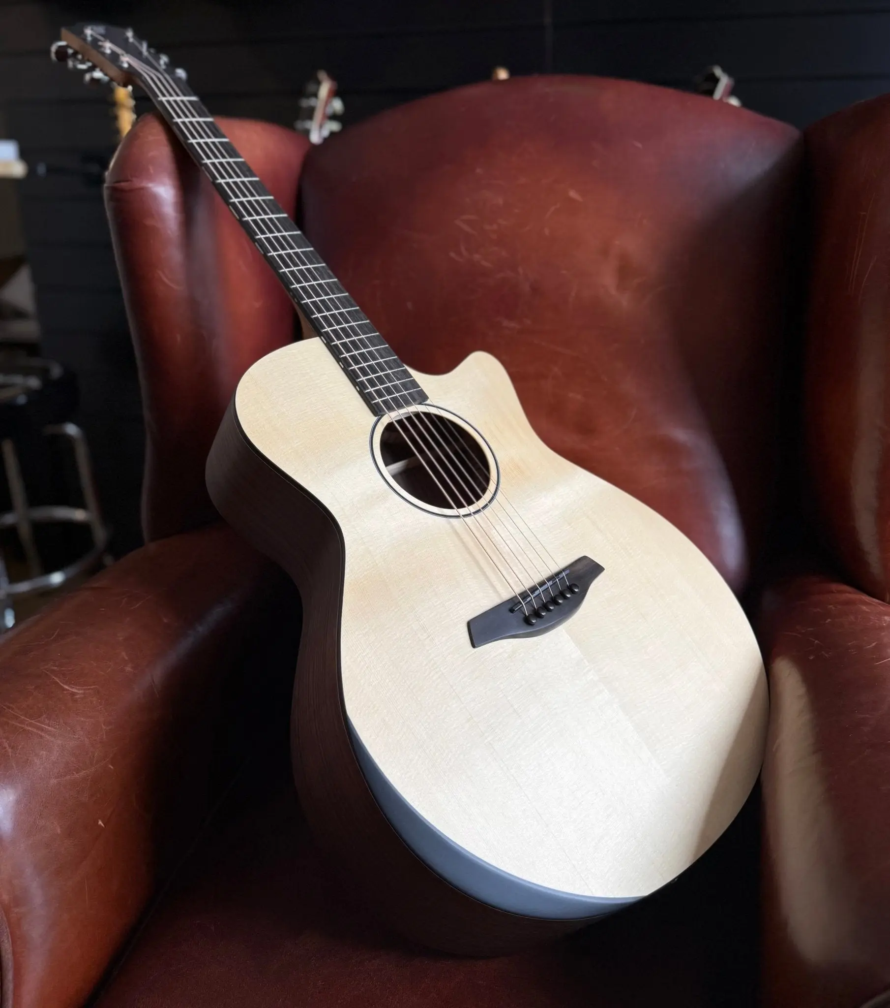 Furch Violet Deluxe Gc ER Engelmann Spruce With Rosewood Back & Sides Acoustic Guitar (2026 CNR Active Upgrade Model) - Image 9