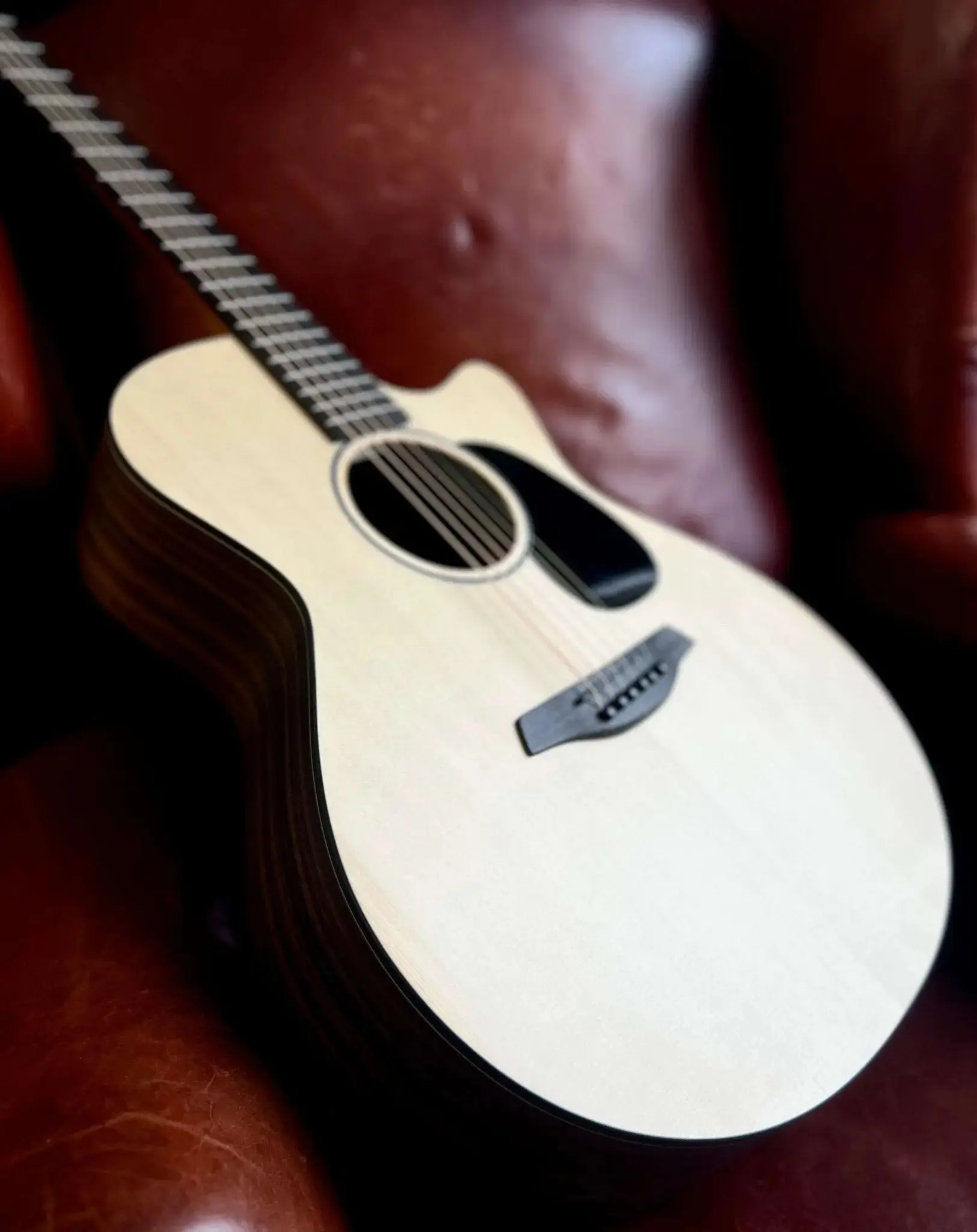 Furch Violet Gc ER Engelmann Spruce With Rosewood Back & Sides Acoustic Guitar (2026 CNR Active Upgrade Model) - Image 5