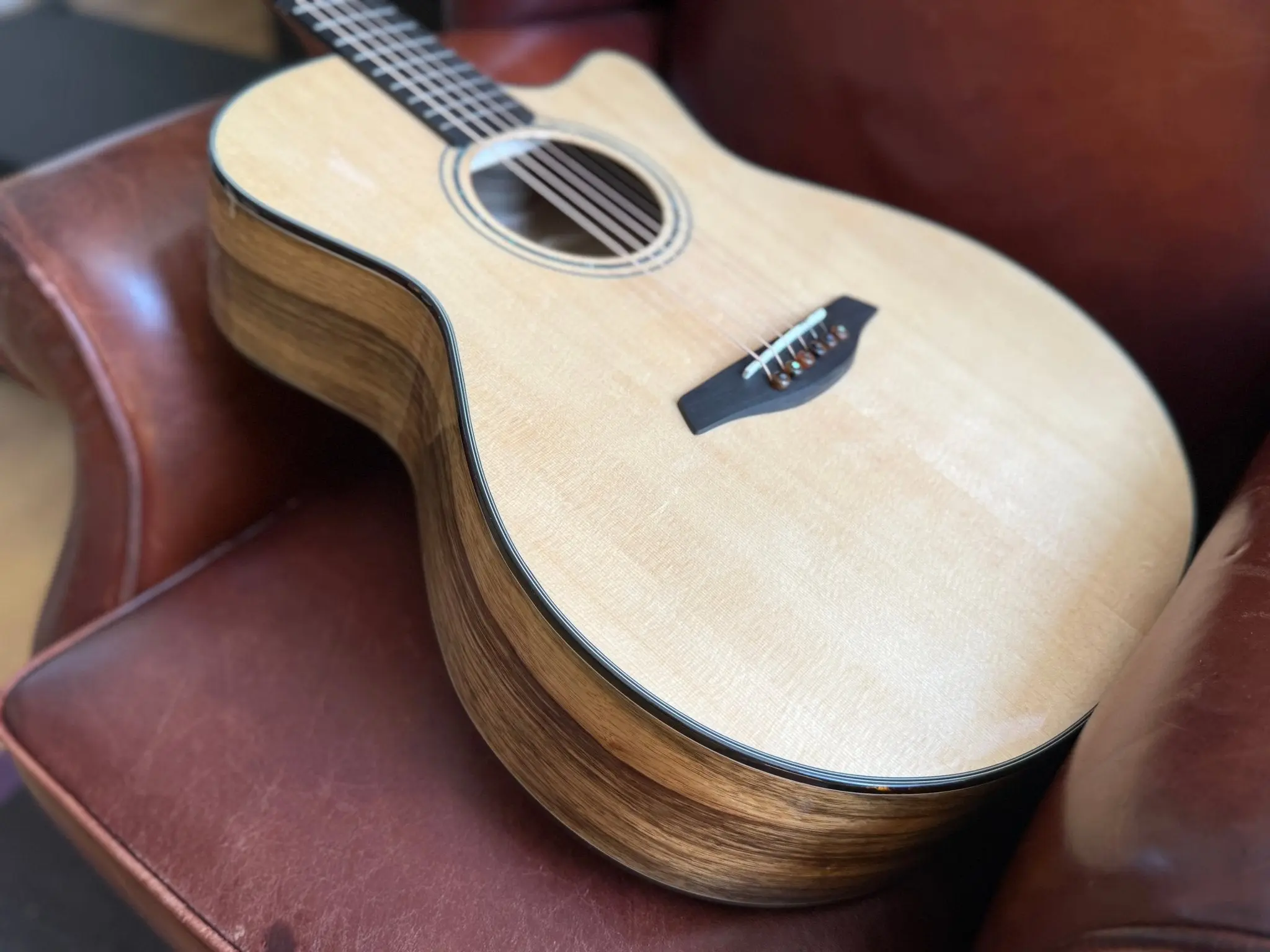 Furch Yellow Black Limba GC SX Exotic Ltd Series Acoustic Guitar Just £1999 - Image 8