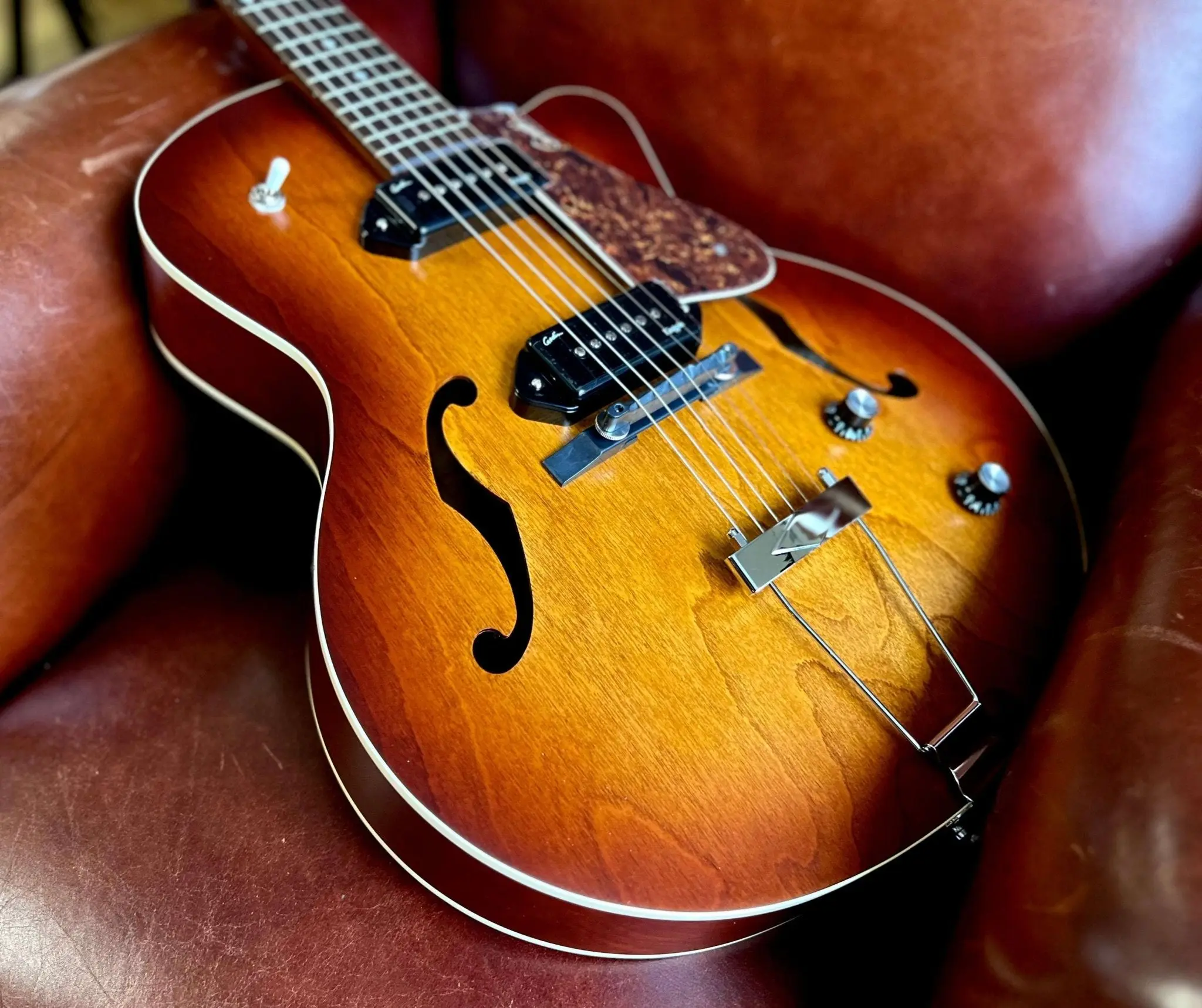 GODIN 5th Avenue CW Kingpin II Cognac Burst - Image 3