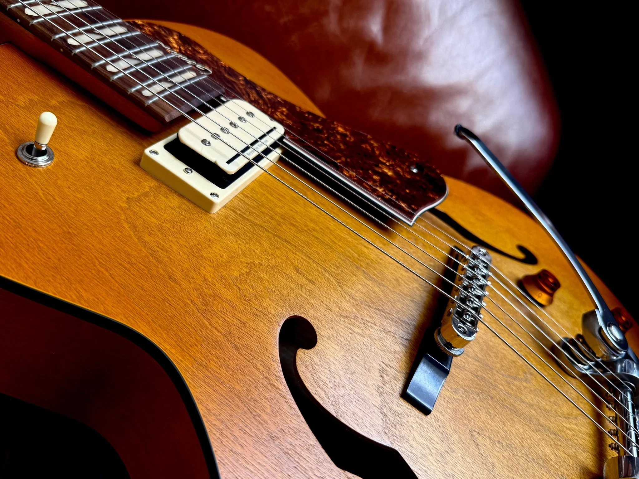 Godin 5th Avenue Jumbo P-Rail Semi-Acoustic Guitar ~ Harvest Gold - Image 13