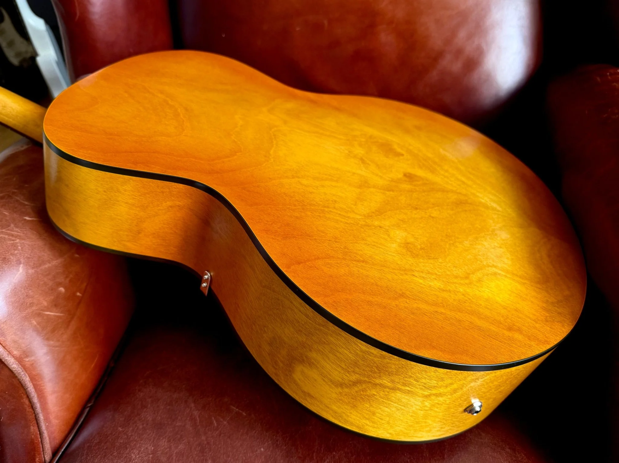 Godin 5th Avenue Jumbo P-Rail Semi-Acoustic Guitar ~ Harvest Gold - Image 18