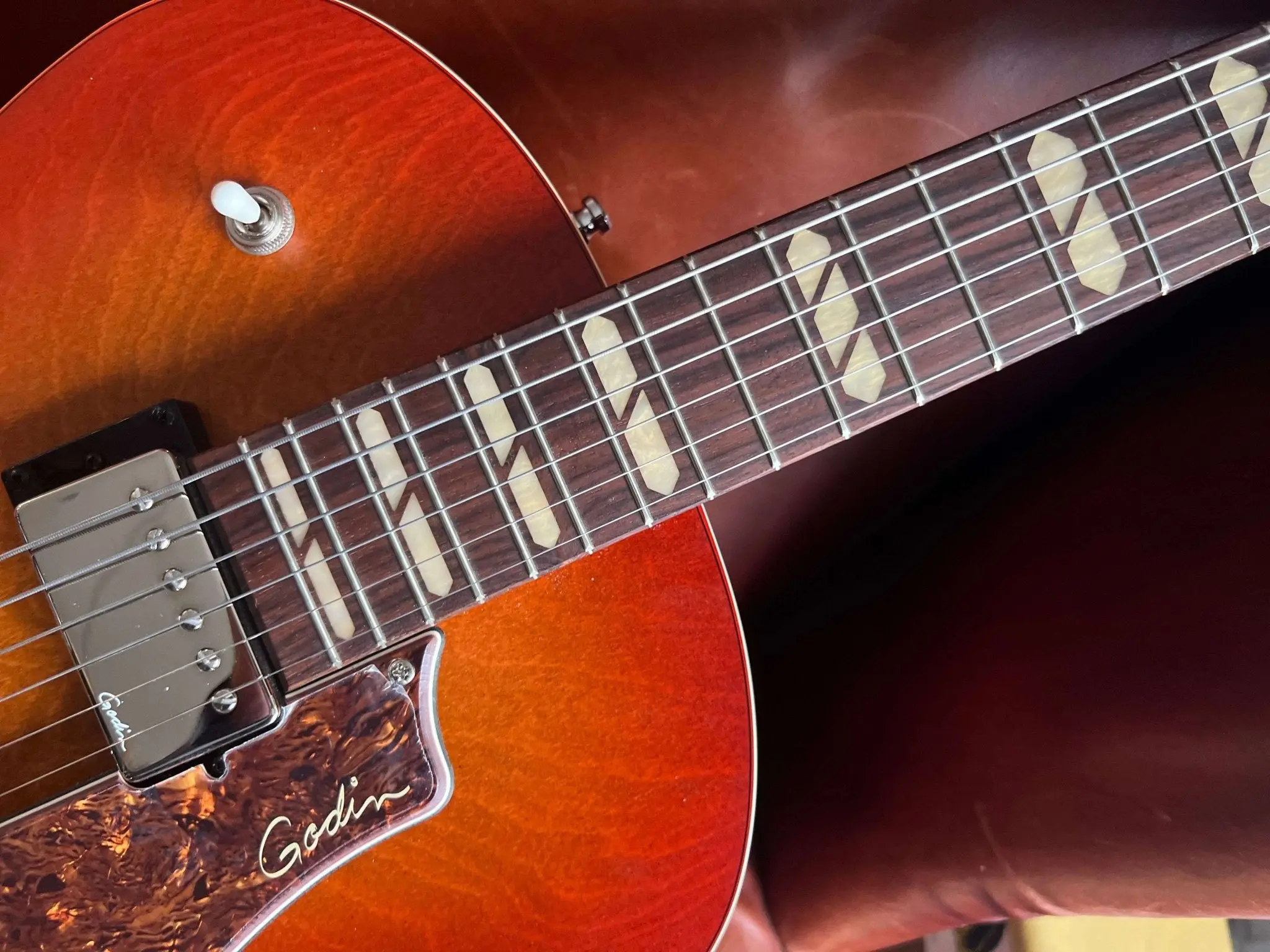 Godin 5th Avenue Jumbo Semi-Acoustic Guitar ~ Memphis Sun - Image 11