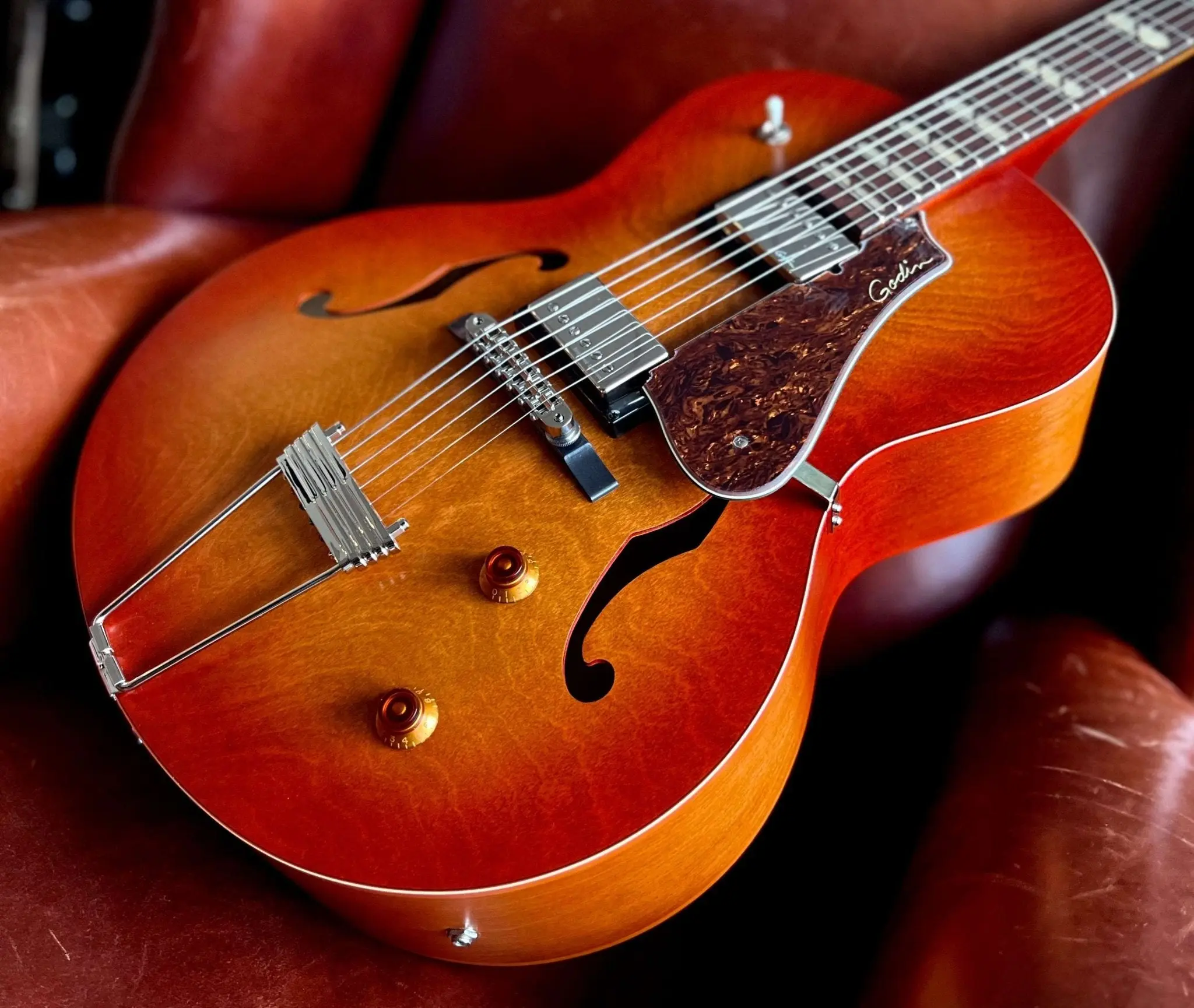 Godin 5th Avenue Jumbo Semi-Acoustic Guitar ~ Memphis Sun - Image 15