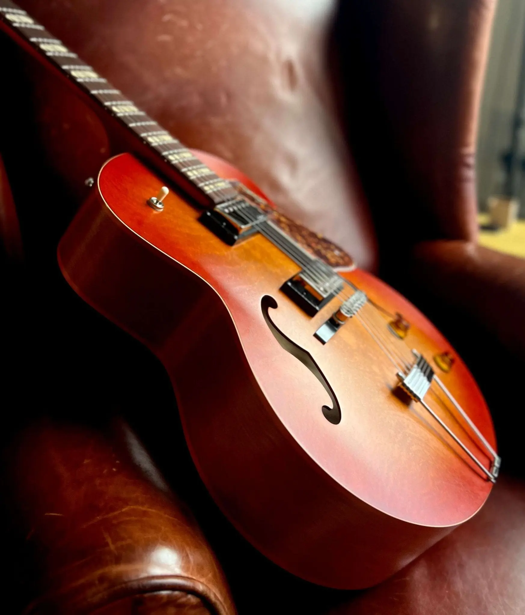 Godin 5th Avenue Jumbo Semi-Acoustic Guitar ~ Memphis Sun - Image 2