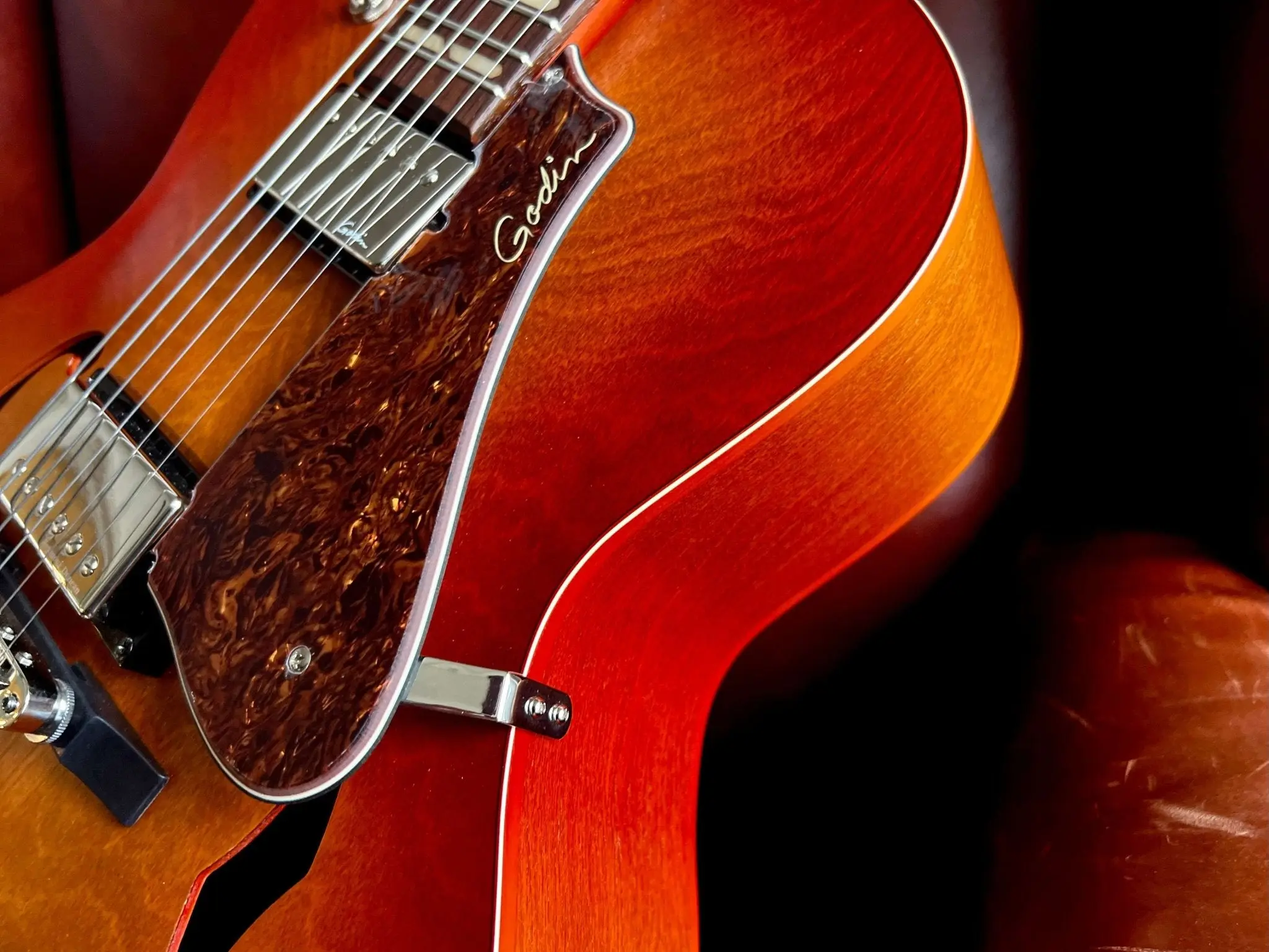 Godin 5th Avenue Jumbo Semi-Acoustic Guitar ~ Memphis Sun - Image 8