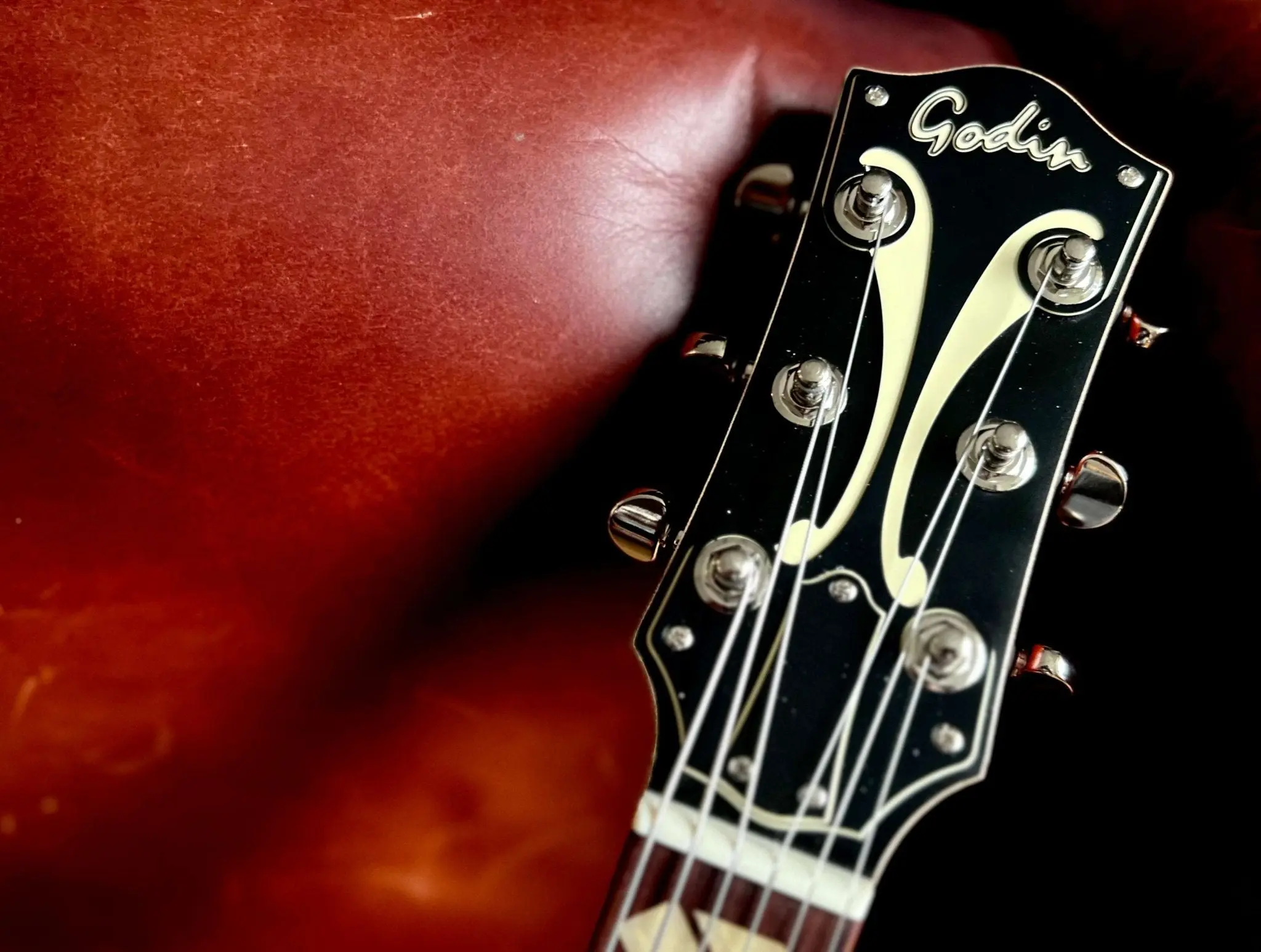 Godin 5th Avenue Jumbo Semi-Acoustic Guitar ~ Memphis Sun - Image 9