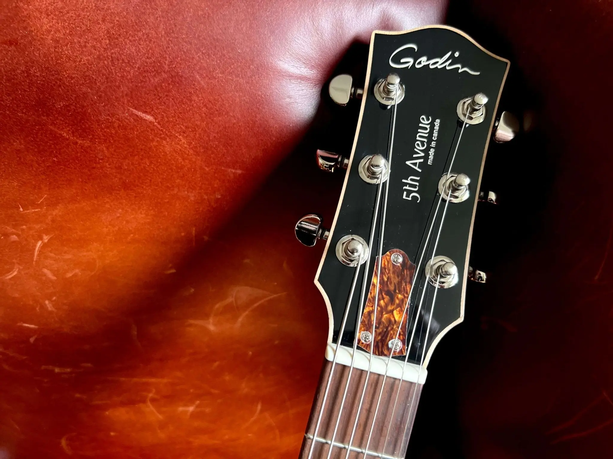 GODIN 5th Avenue Kingpin P90 Cognac Burst - Image 10