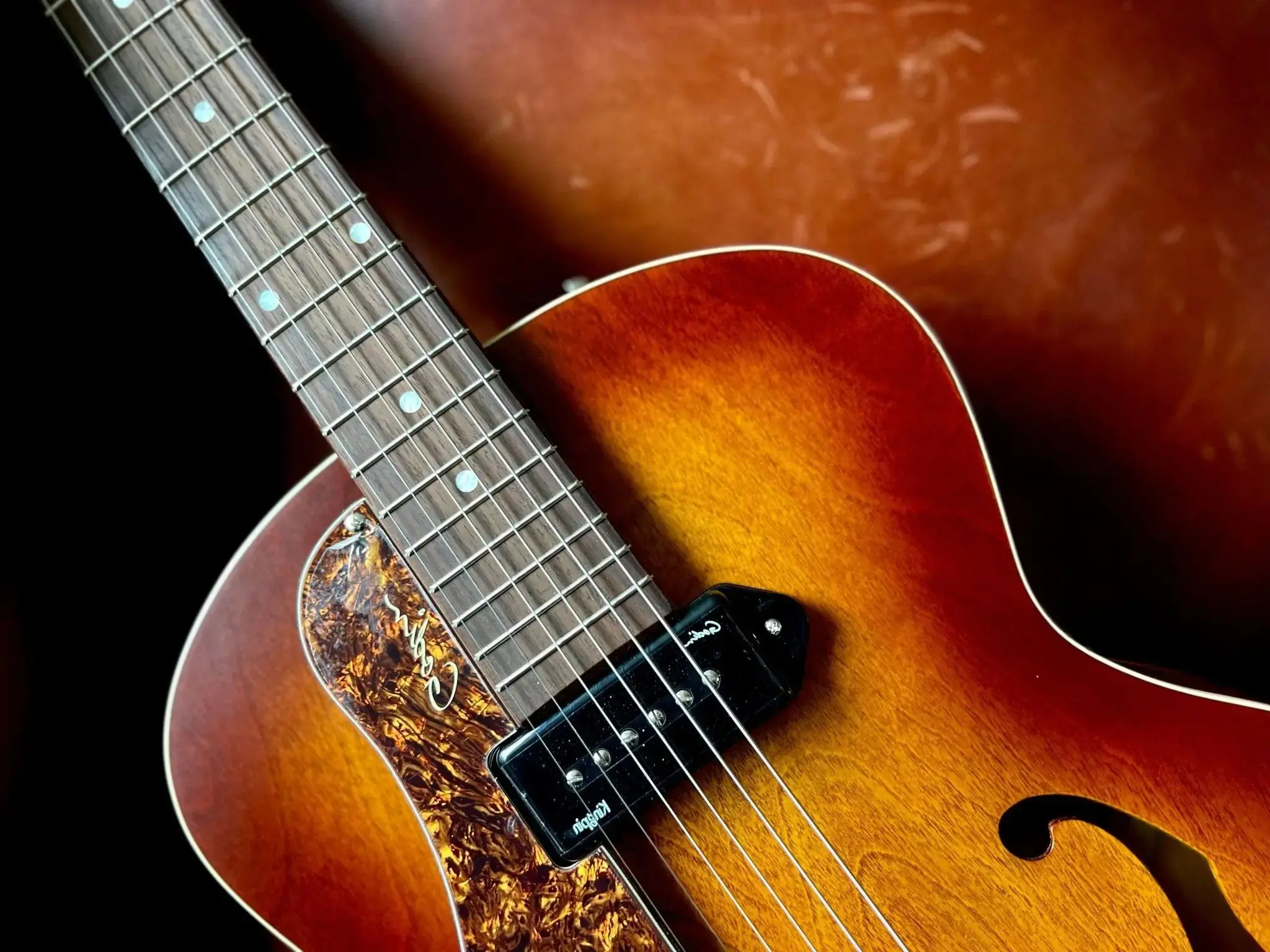 GODIN 5th Avenue Kingpin P90 Cognac Burst - Image 14
