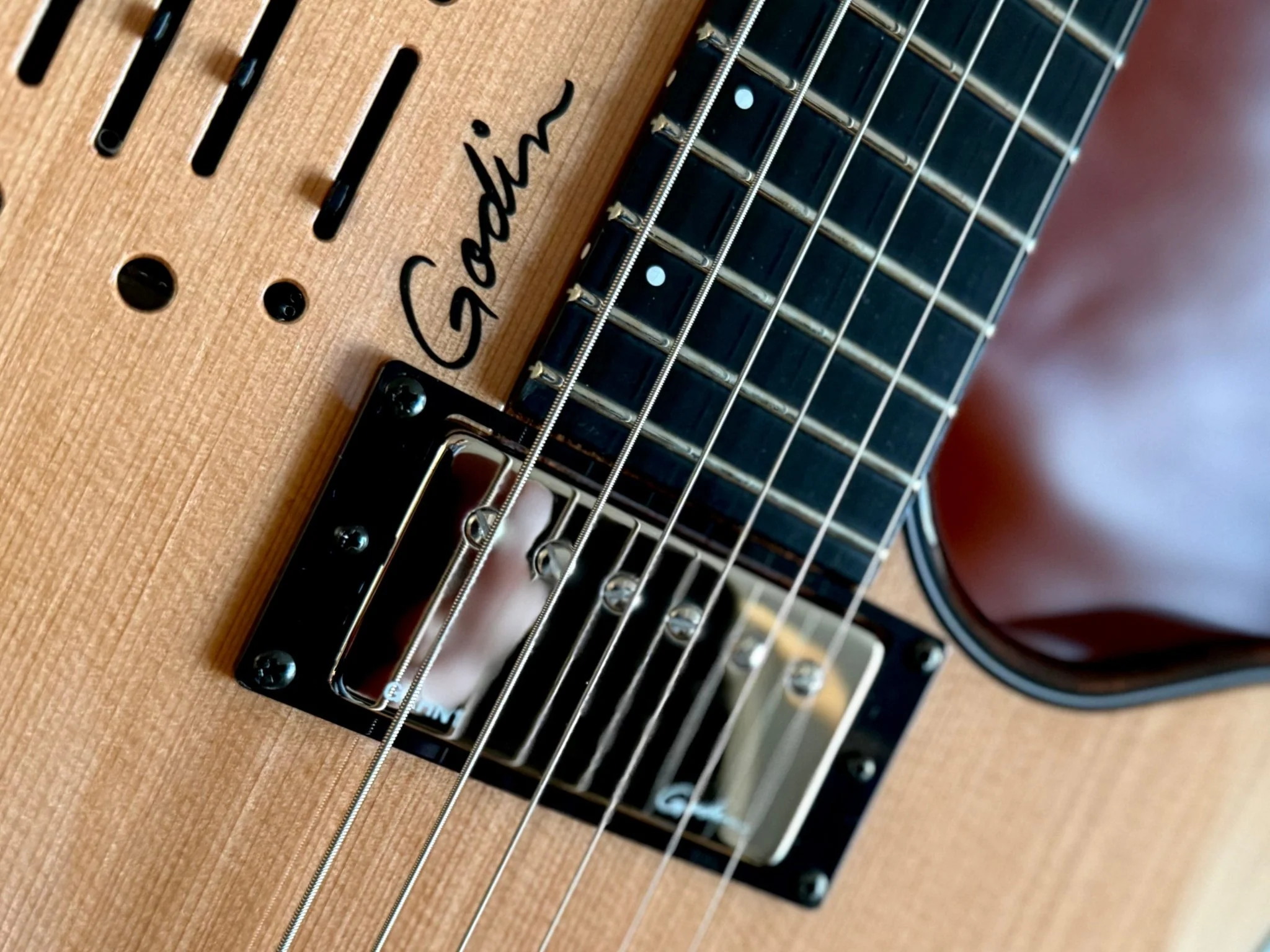 Godin A6 Ultra Deluxe Electic / Electro Acoustic Hybrid Guitar - Image 7