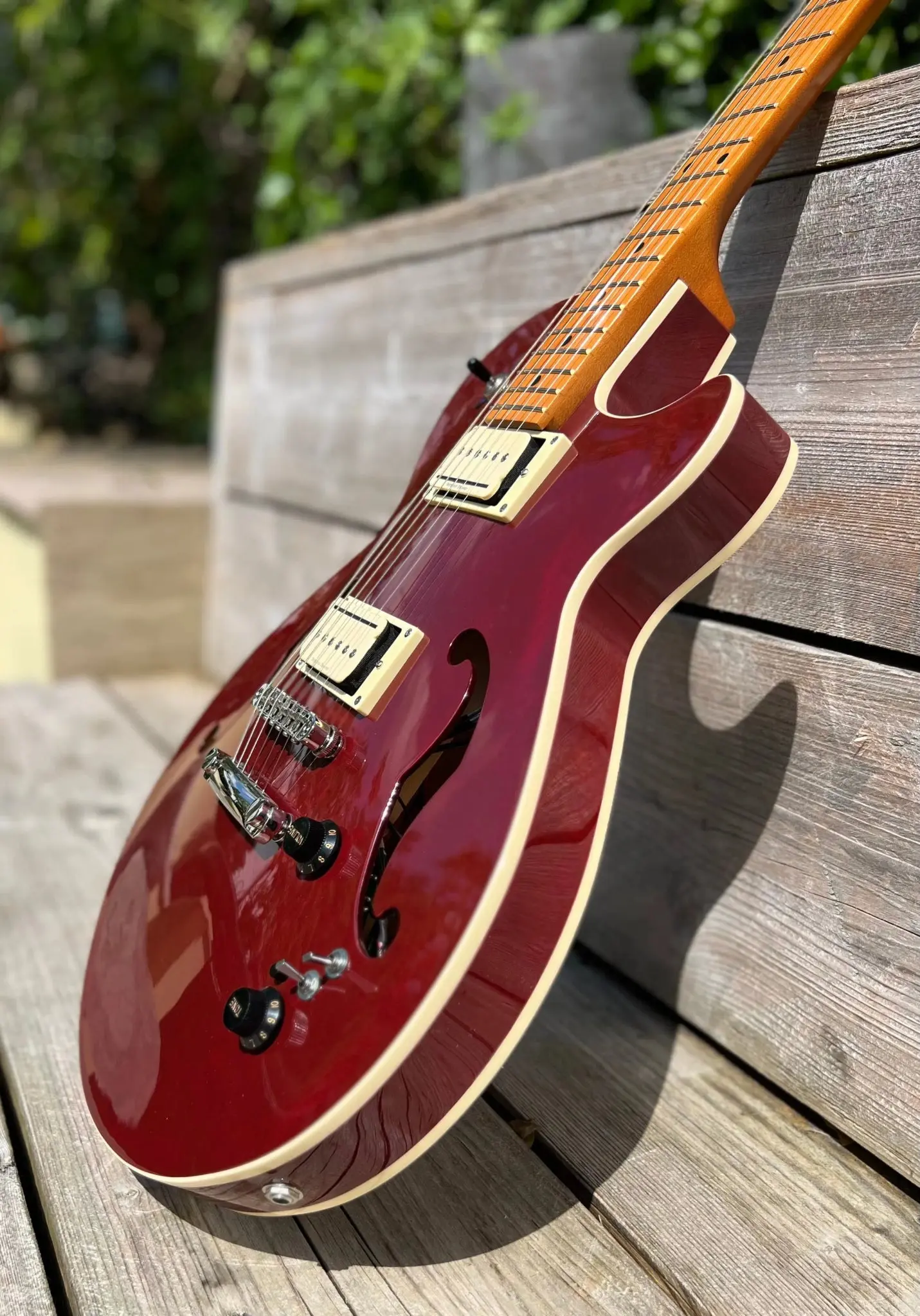 Godin Montreal Premiere Pro Semi-Acoustic Guitar ~ Aztek Red - Image 9
