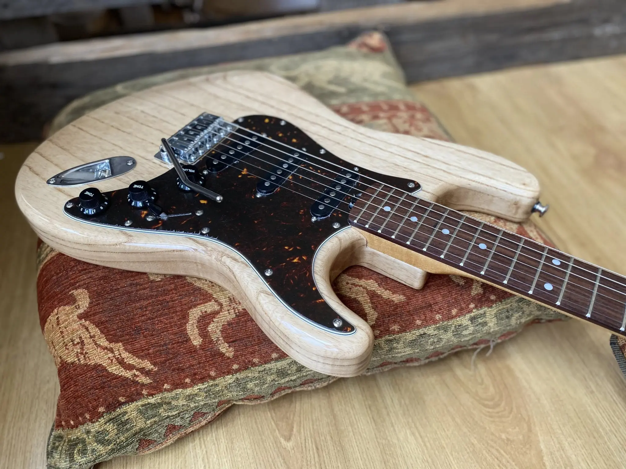 Gordon Smith Classic S Natural Swamp Ash Custom - Image 3