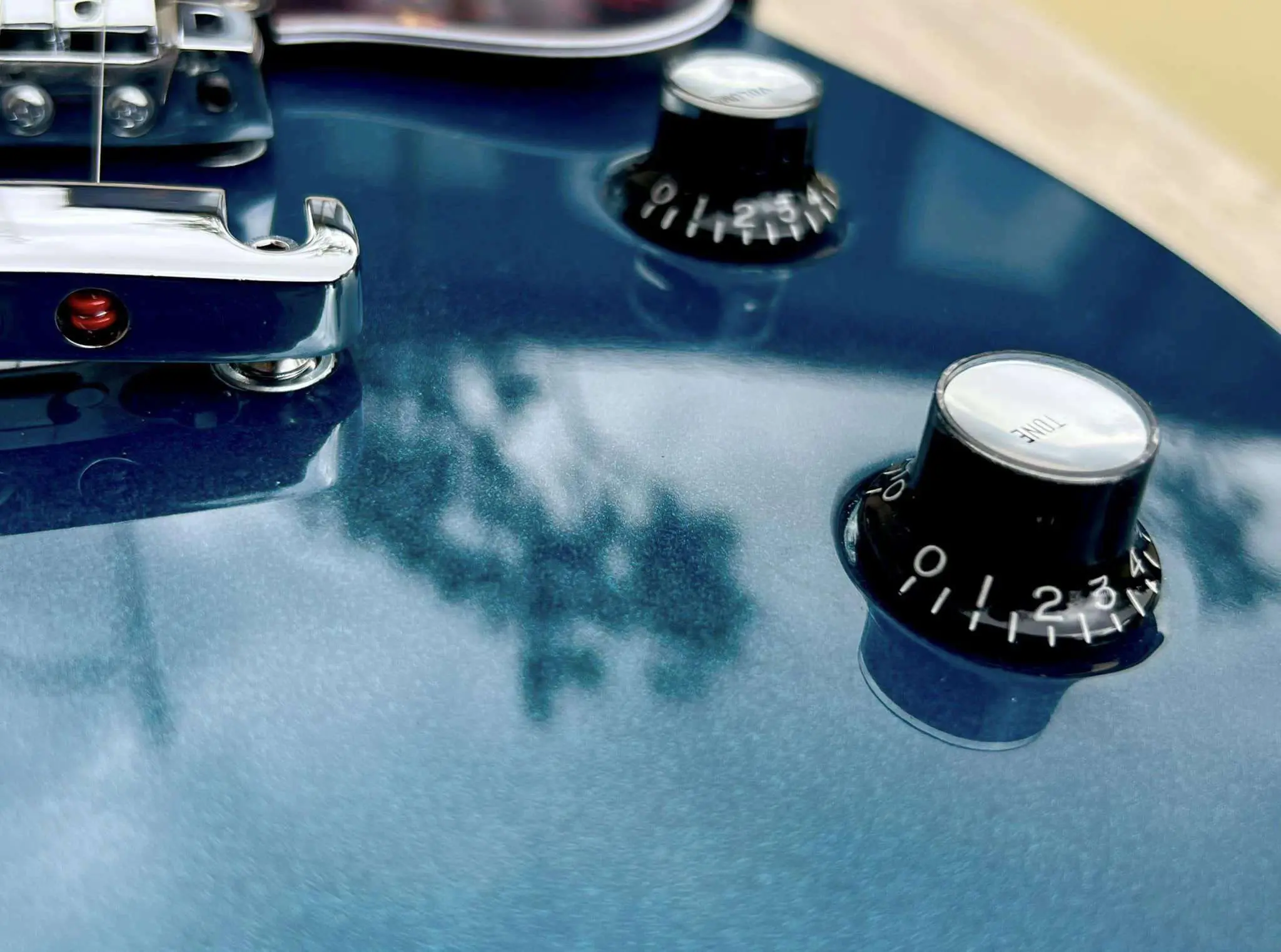 Gordon Smith Grande (Blue) Plus Hand Made Walsall Leather Guitar Strap (Worth £120) - Image 9
