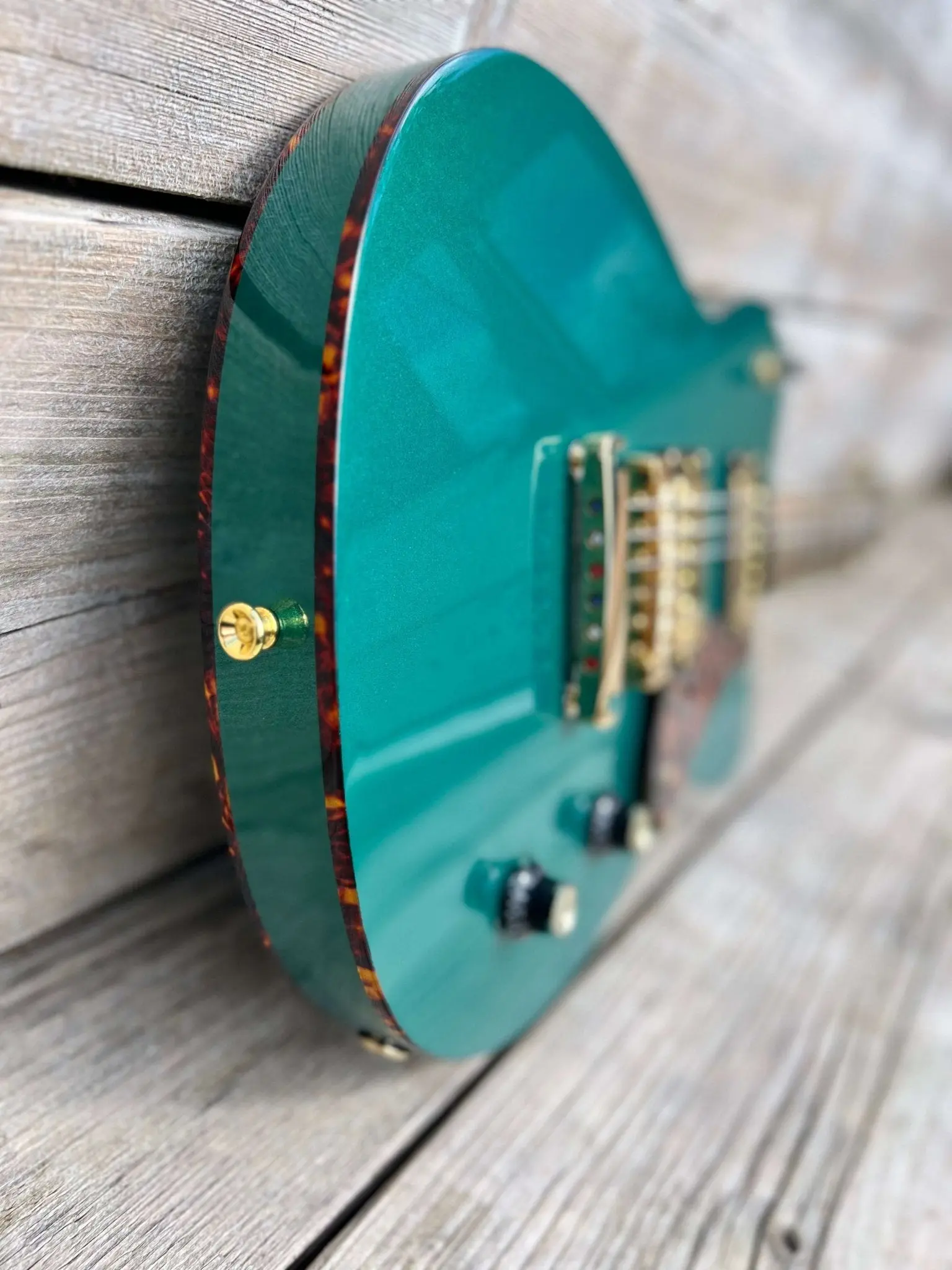 Gordon Smith Grande (Green) Plus Hand Made Walsall Leather Guitar Strap (Worth £120) - Image 3