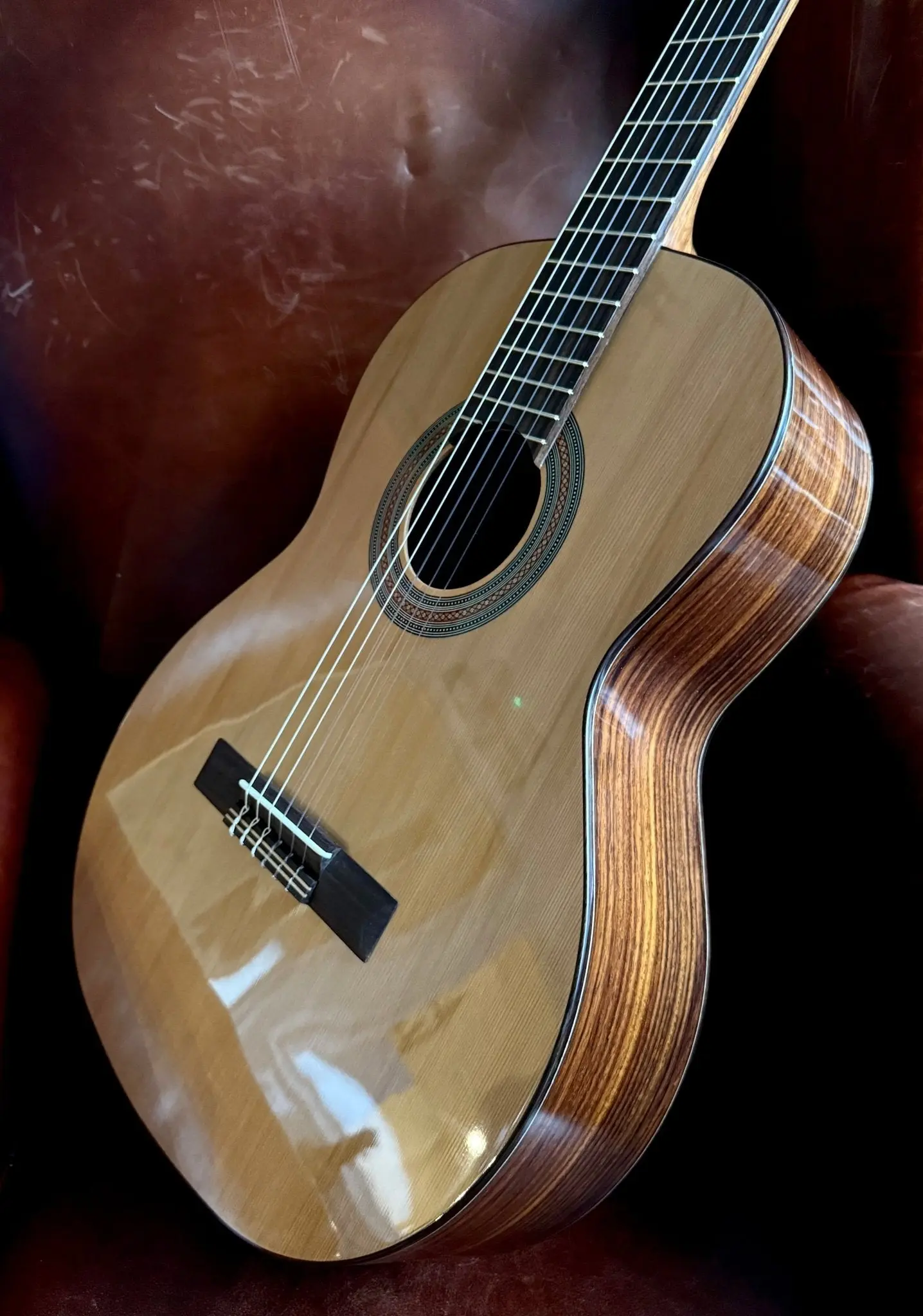 Kremona Fiesta F65C-T Solid Red Cedar, Indian Rosewood Veneer Nylon Strung Guitar - Image 3