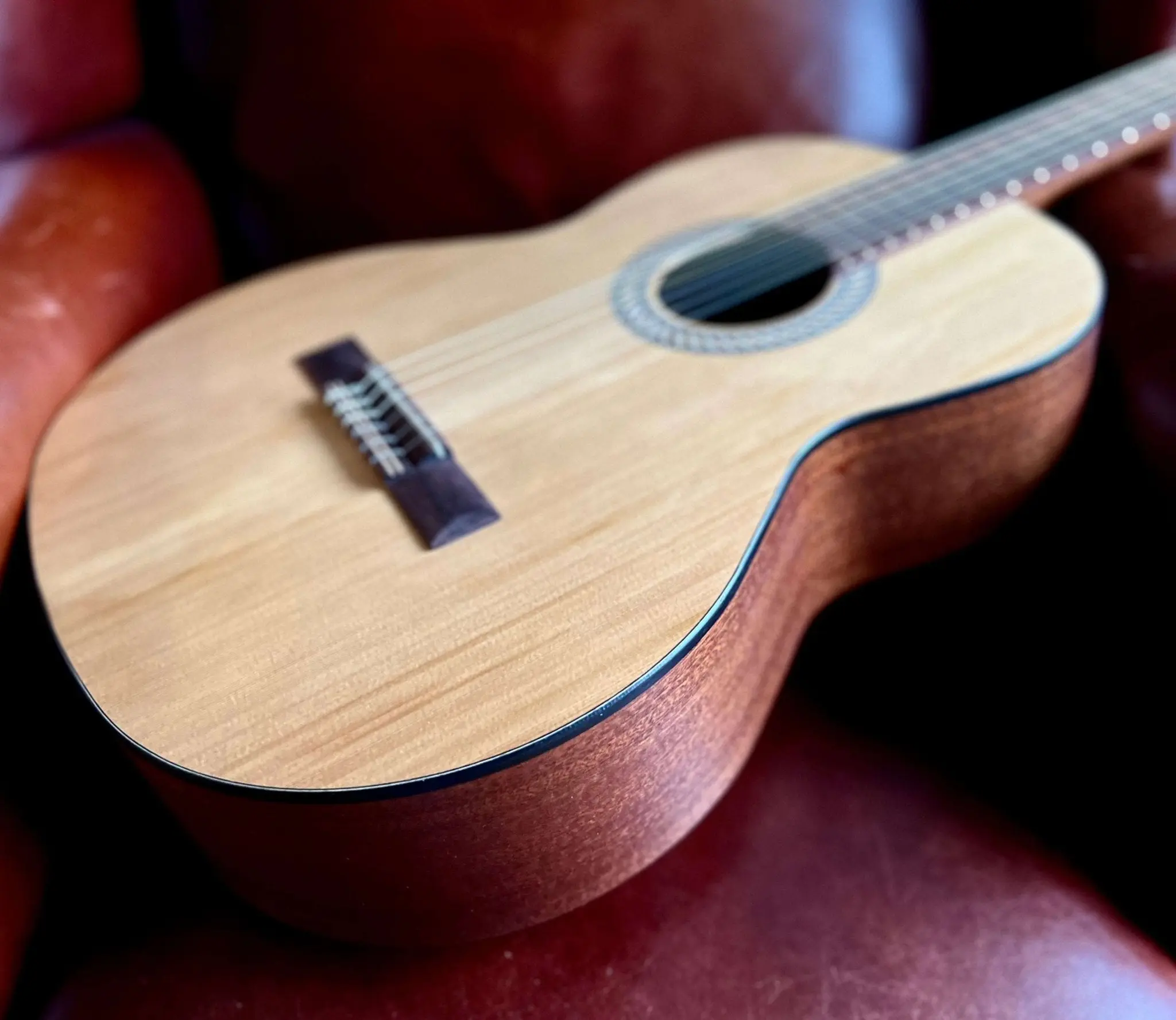 Kremona Soloist S65C-OP Open Pore, Solid Red Cedar, Sapelli Veneer - Image 14