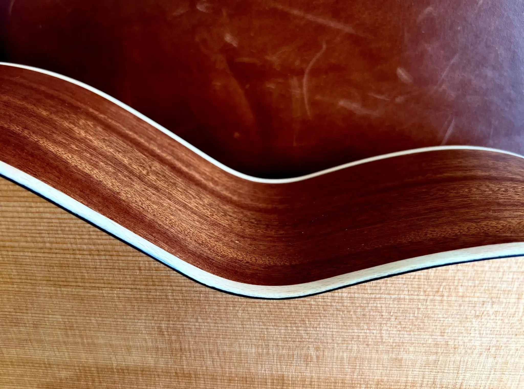 Kremona SOFIA SC Solid Red Cedar, Solid Sapelli - Image 19