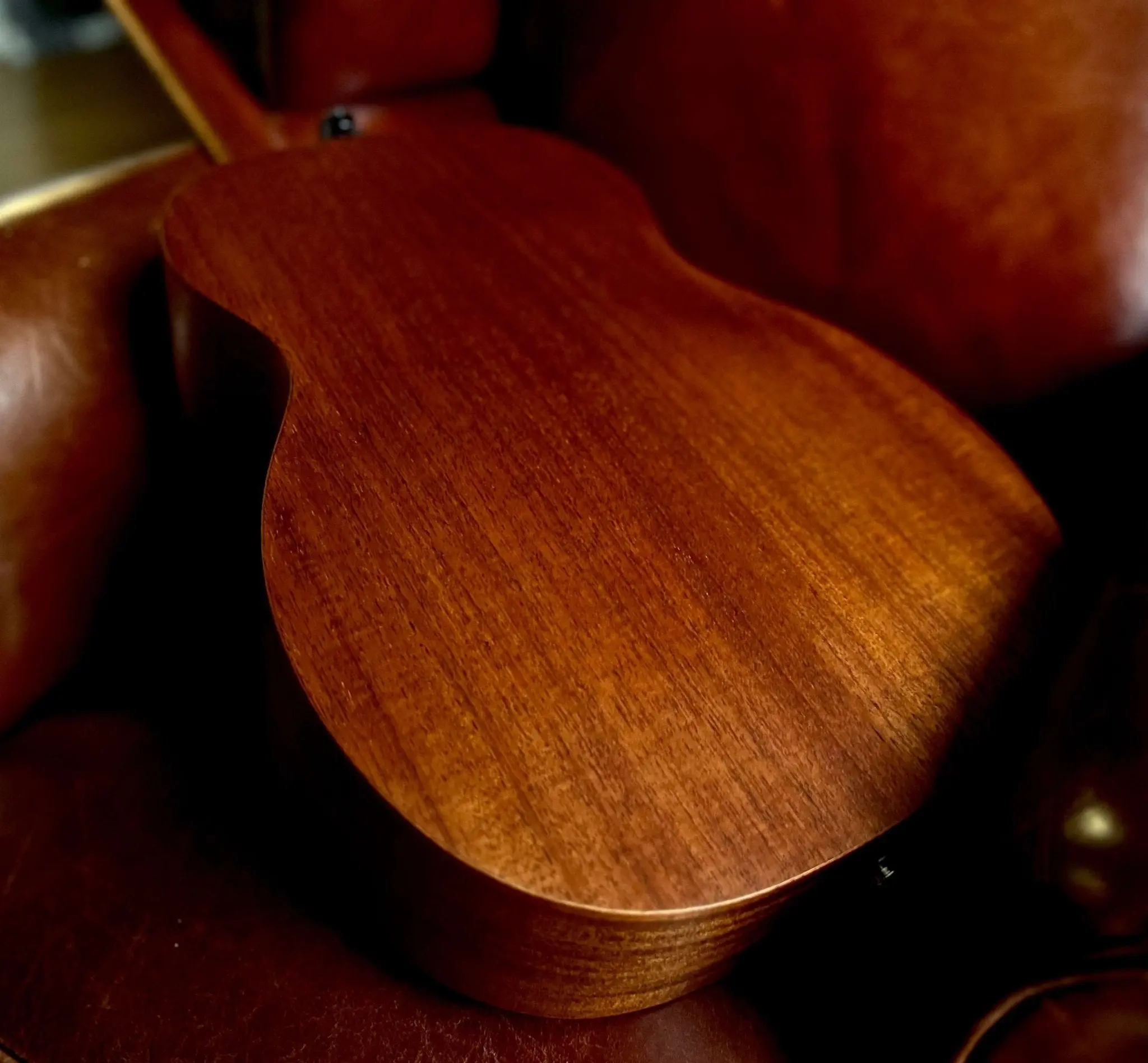 LAG Escapade Globe Trotter Electro Acoustic Travel Guitar - Image 15