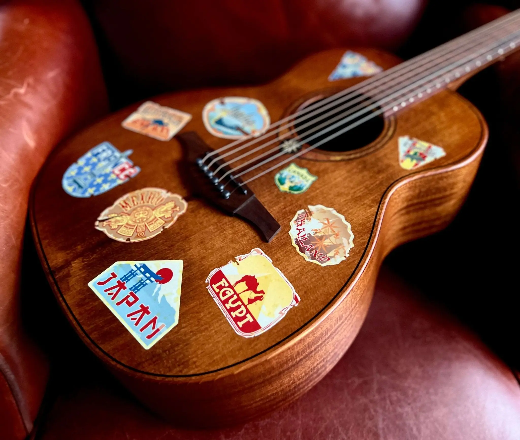 LAG Escapade Globe Trotter Electro Acoustic Travel Guitar - Image 17