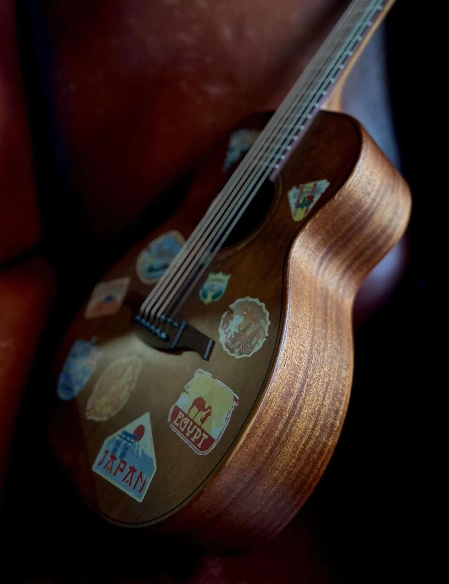 LAG Escapade Globe Trotter Electro Acoustic Travel Guitar - Image 4