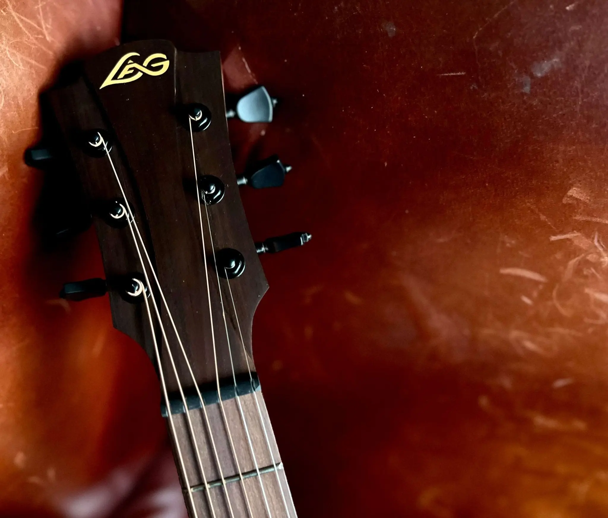 LAG Escapade Globe Trotter Electro Acoustic Travel Guitar - Image 9
