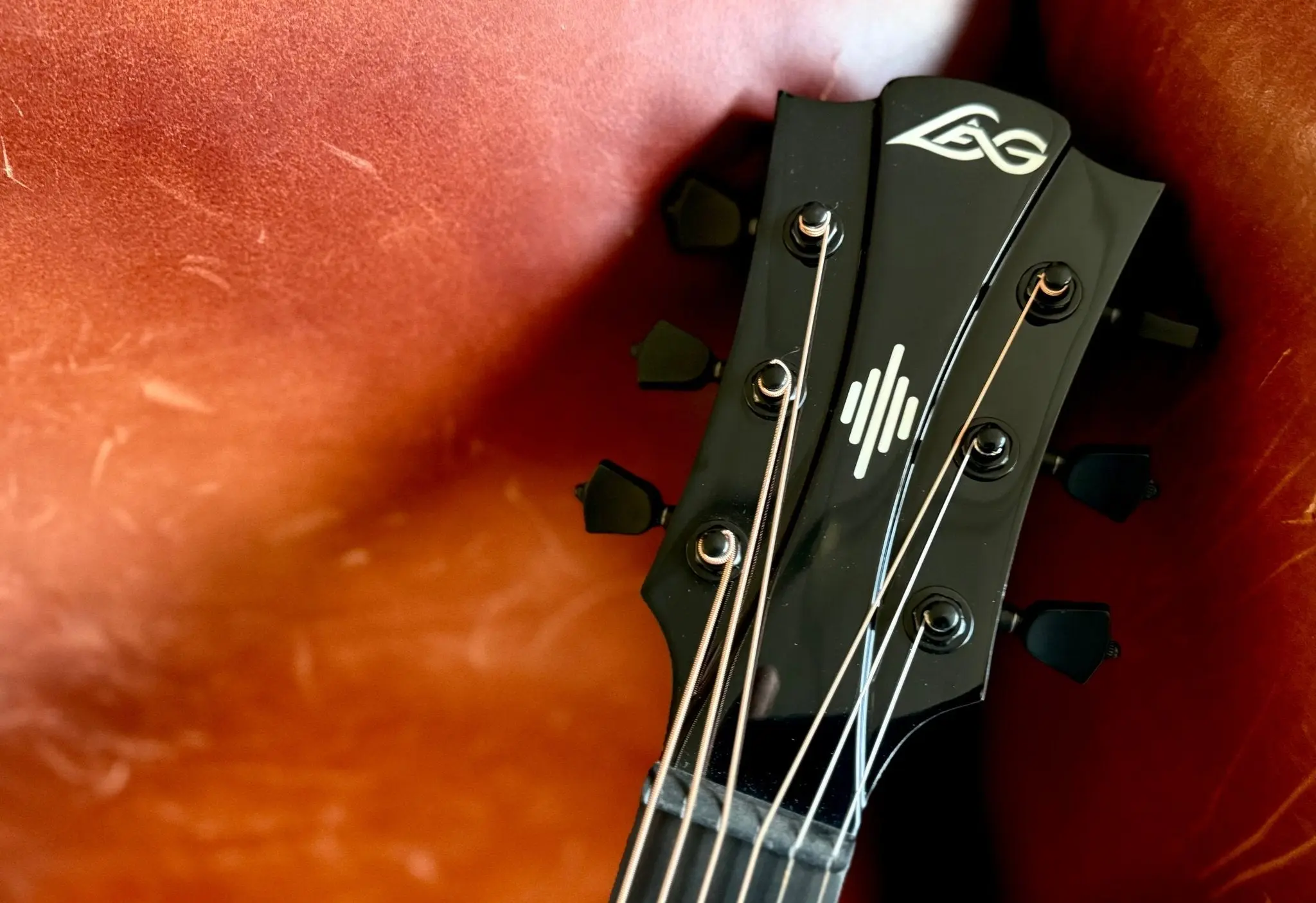 LAG HyVibe 30 H2 - Auditorium Cutaway Electro Acoustic Guitar - Image 10