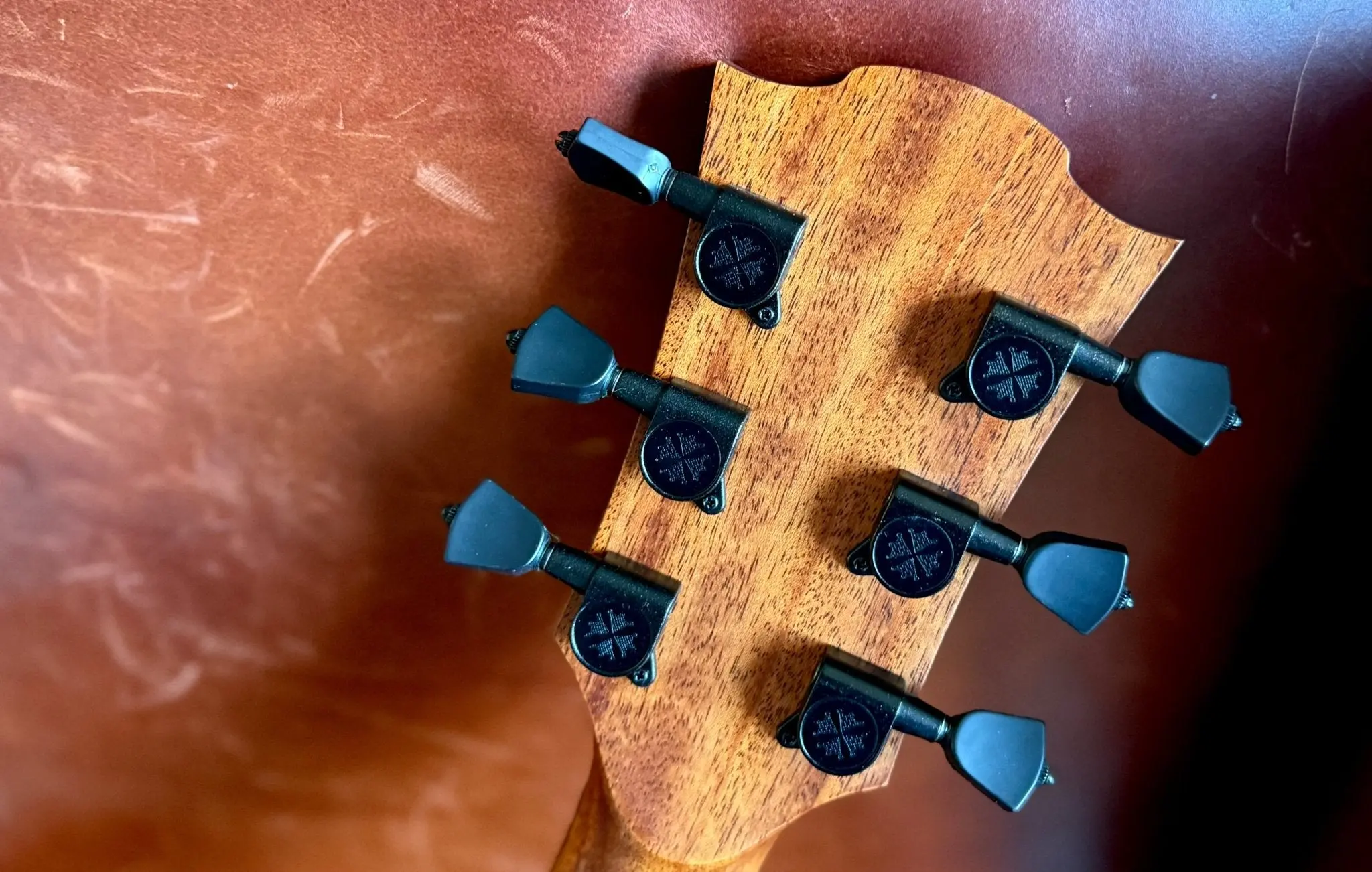 LAG HyVibe 30 H2 - Auditorium Cutaway Electro Acoustic Guitar - Image 11