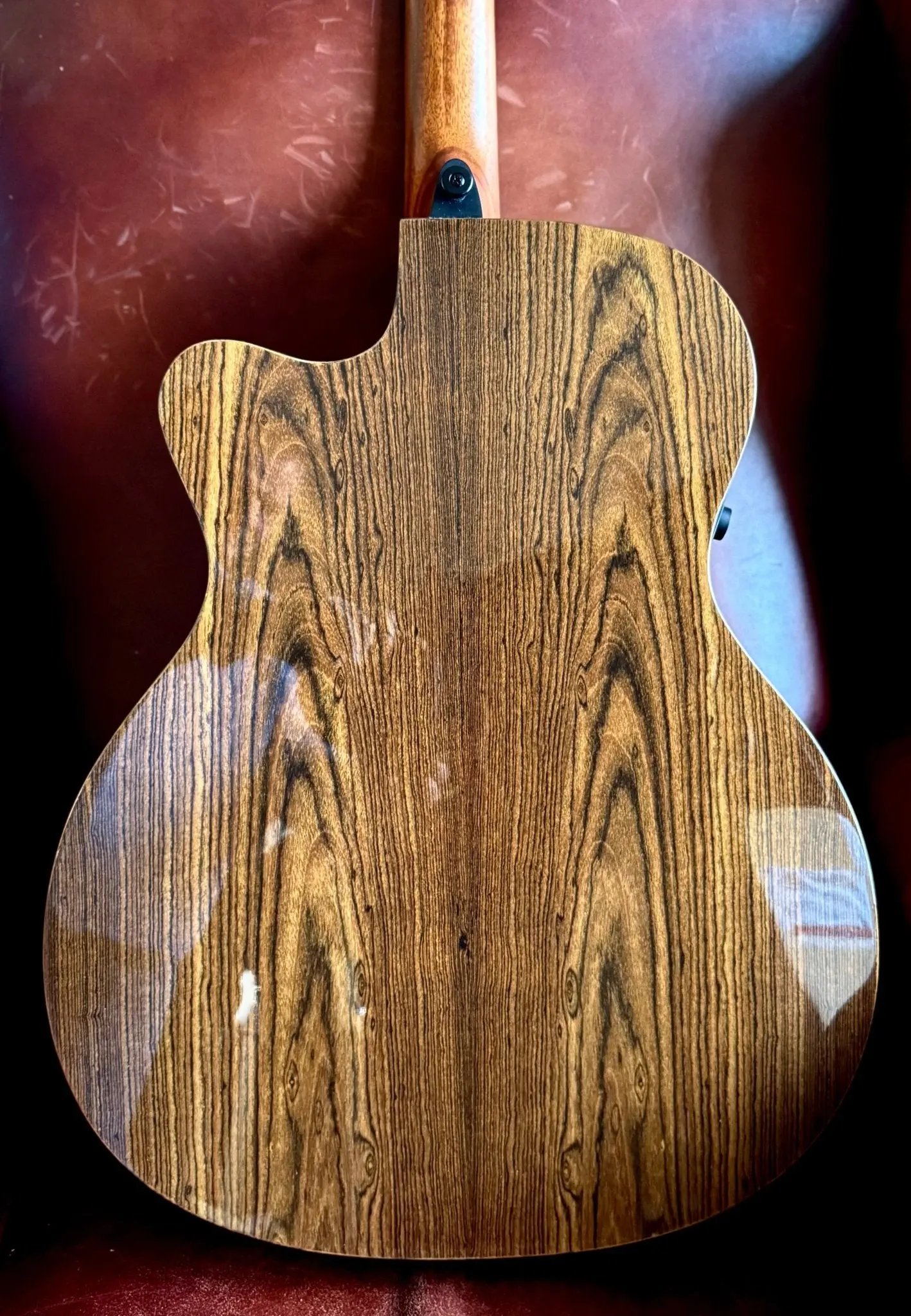 LAG HyVibe 30 H2 - Auditorium Cutaway Electro Acoustic Guitar - Image 20