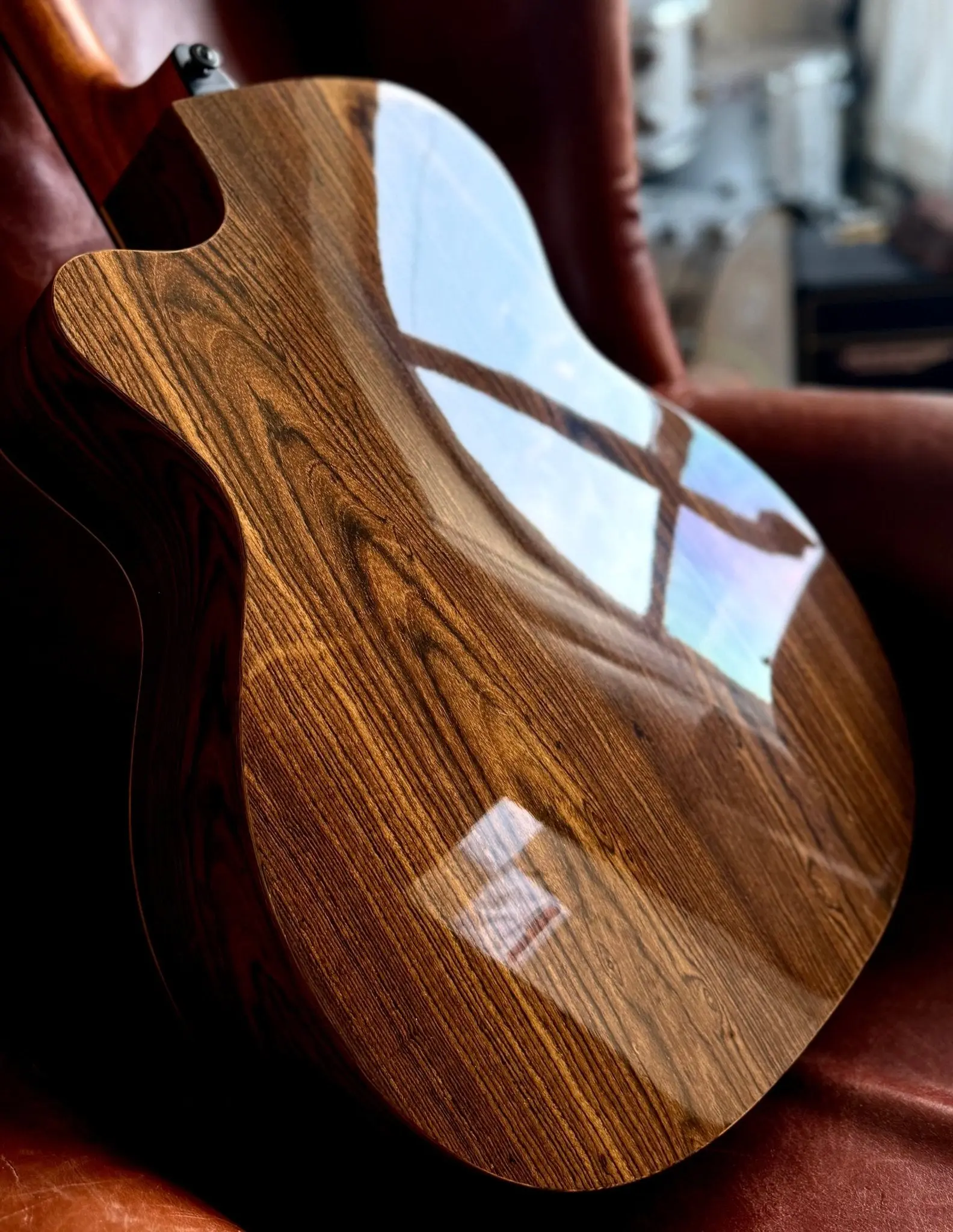 LAG HyVibe 30 H2 - Auditorium Cutaway Electro Acoustic Guitar - Image 3