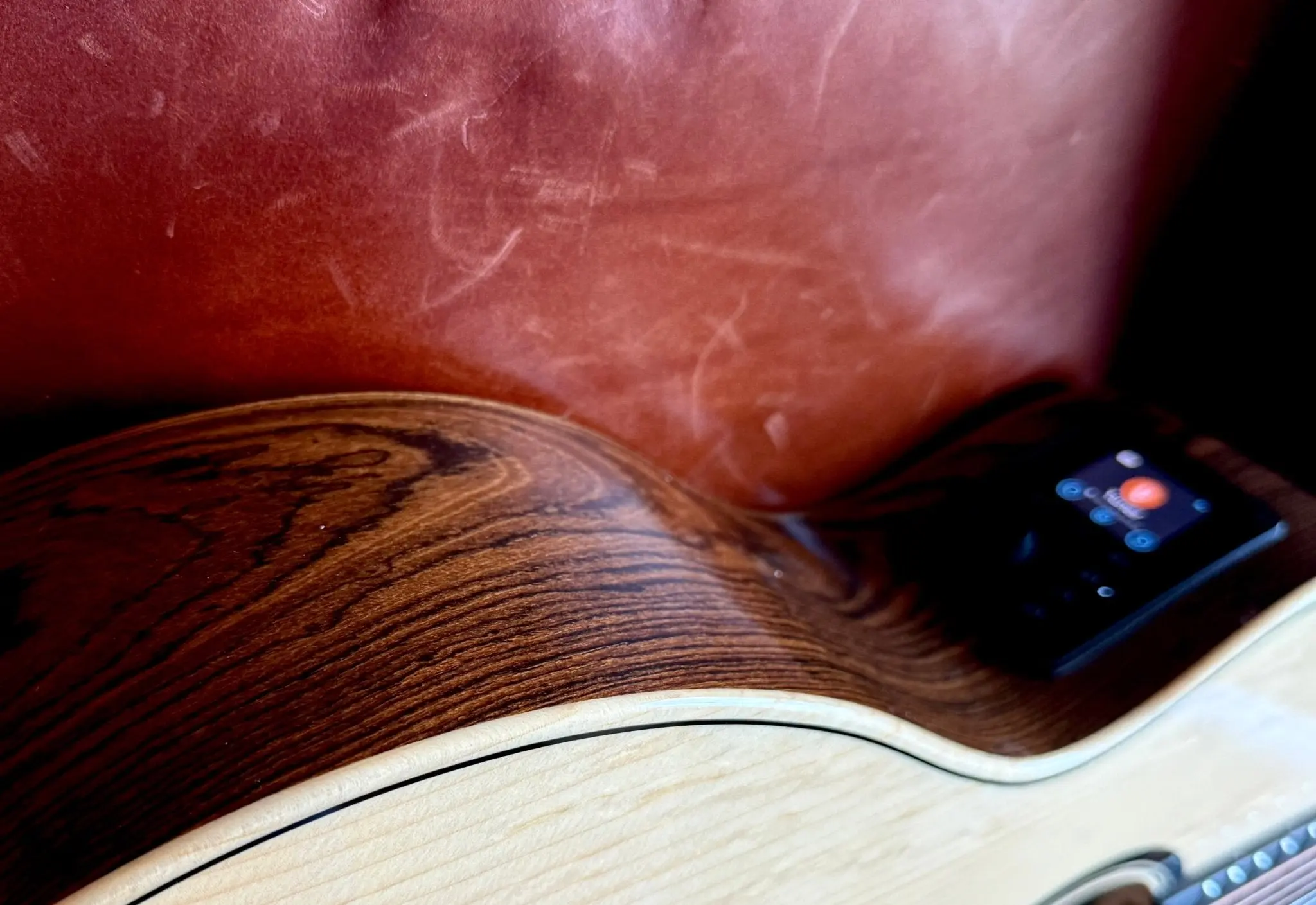 LAG HyVibe 30 H2 - Auditorium Cutaway Electro Acoustic Guitar - Image 5