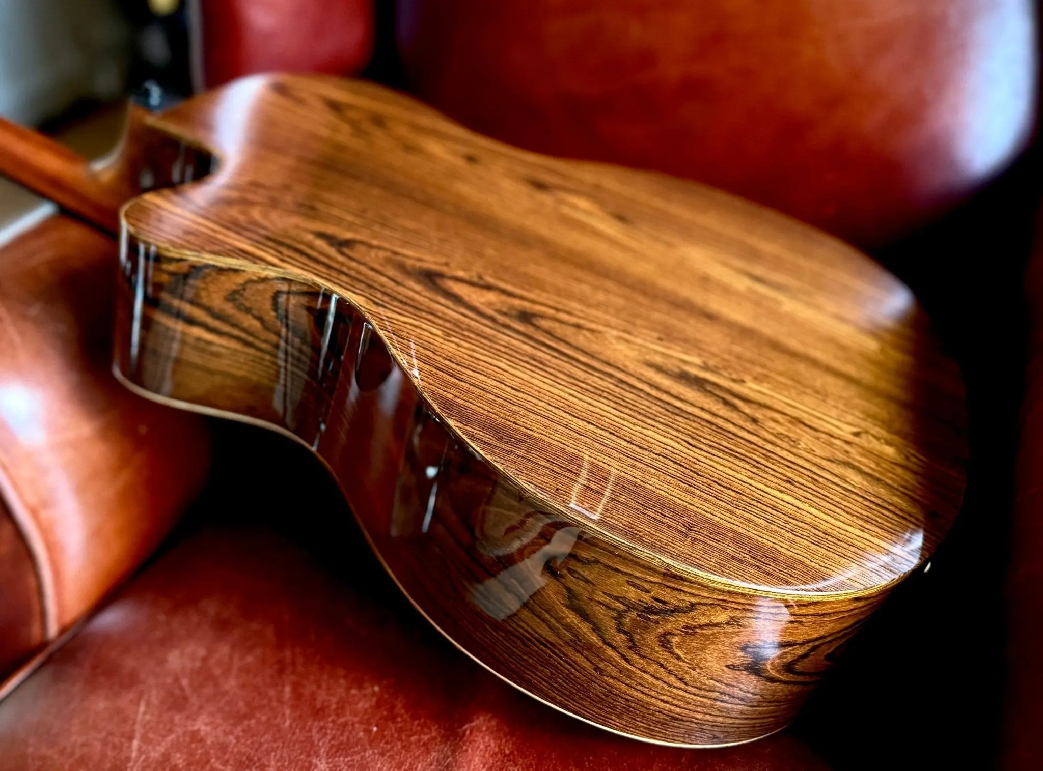 LAG HyVibe 30 H2 - Auditorium Cutaway Electro Acoustic Guitar - Image 8