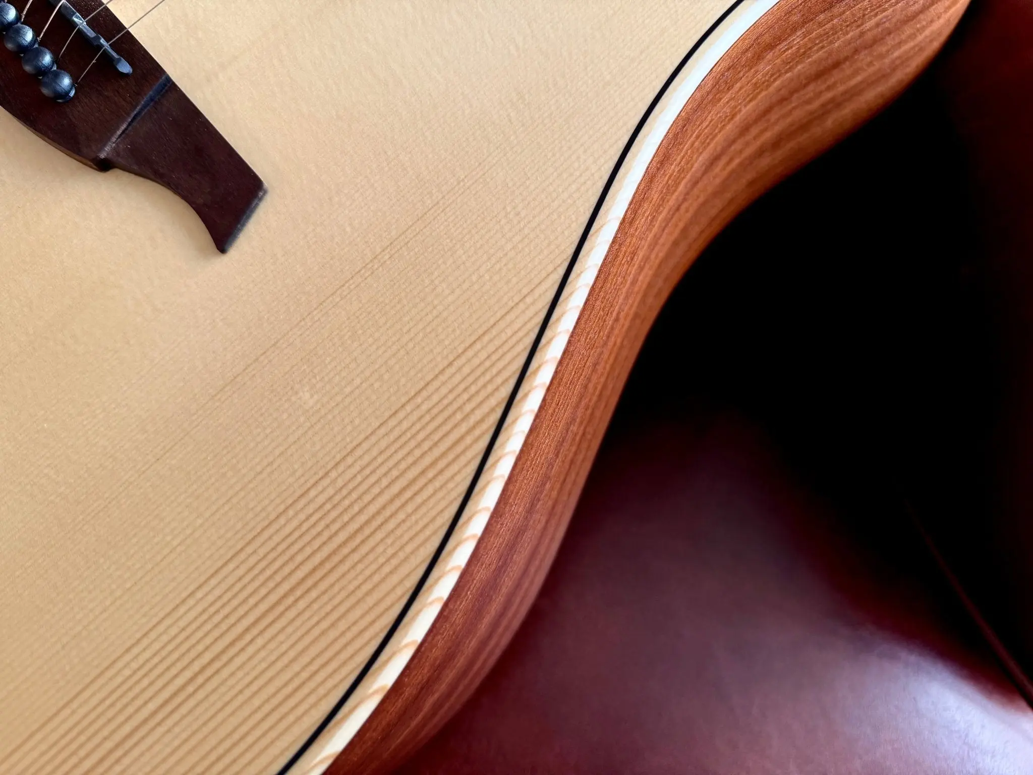 LAG T70D  Dreadnought.  The Best £200 Dreadnought Acoustic Guitar.  My Personal Recommendation. - Image 3