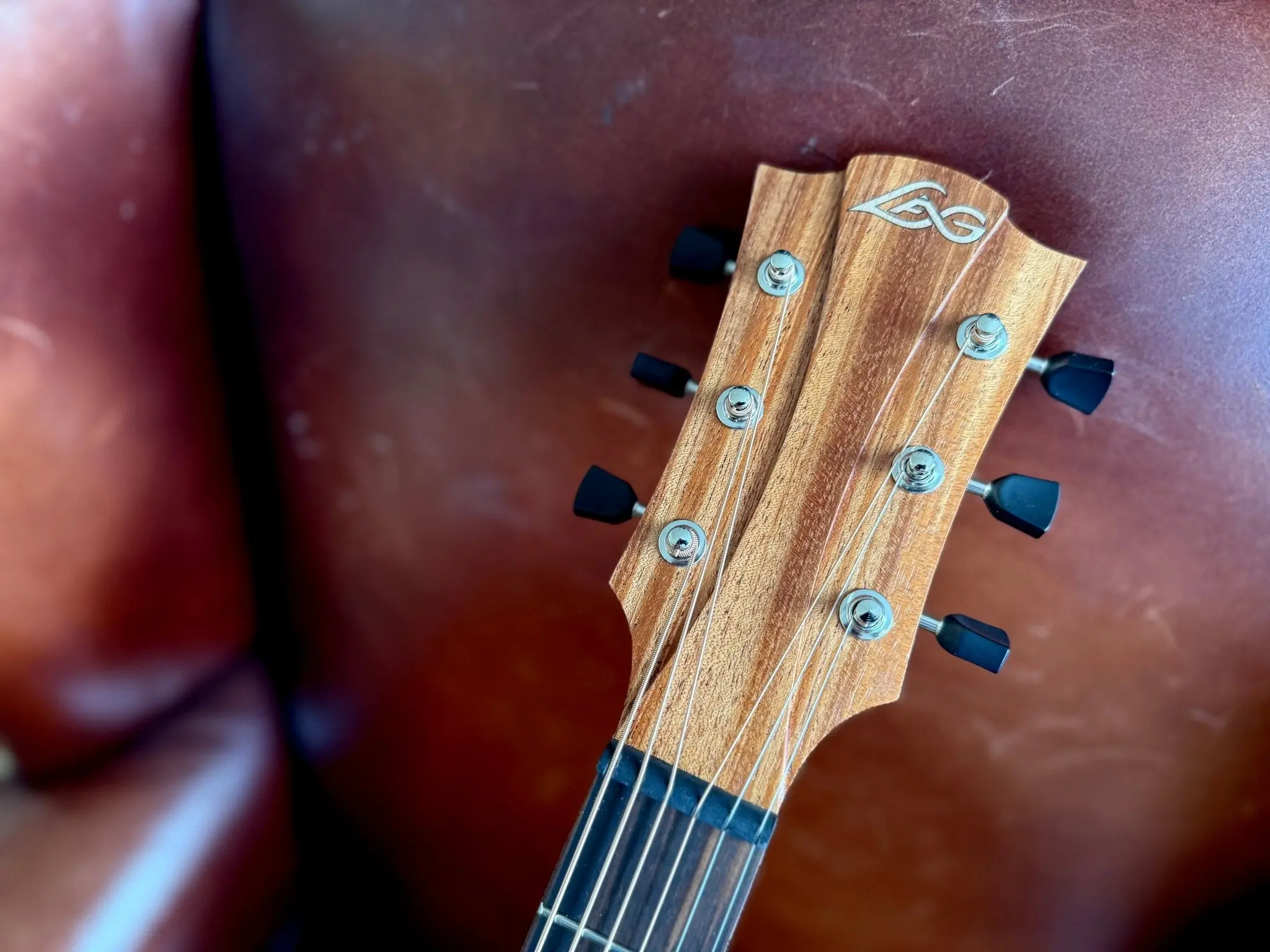 LAG T70D  Dreadnought.  The Best £200 Dreadnought Acoustic Guitar.  My Personal Recommendation. - Image 5