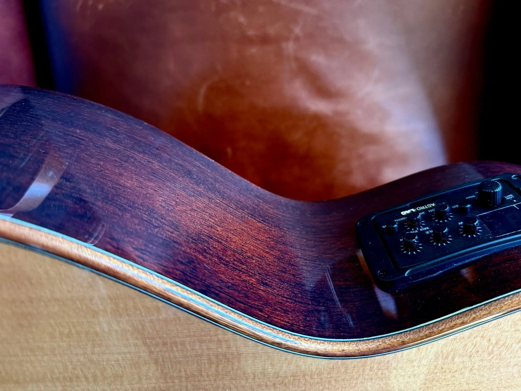 LAG Tramontane T118ACE Electro Acoustic Guitar w' £225 Custom Pro Setup Package Included - Image 16