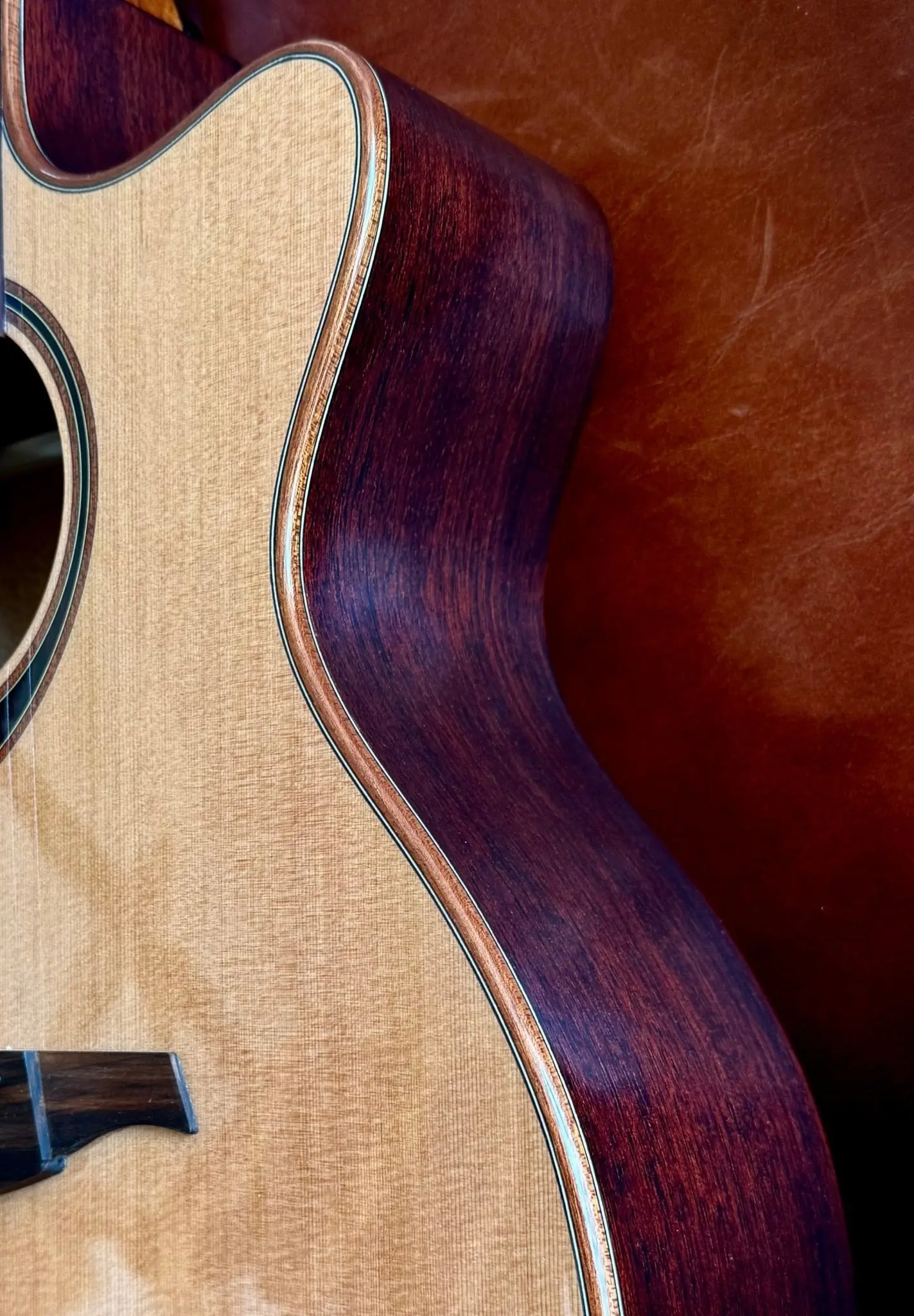 LAG Tramontane T118ACE Electro Acoustic Guitar w' £225 Custom Pro Setup Package Included - Image 3