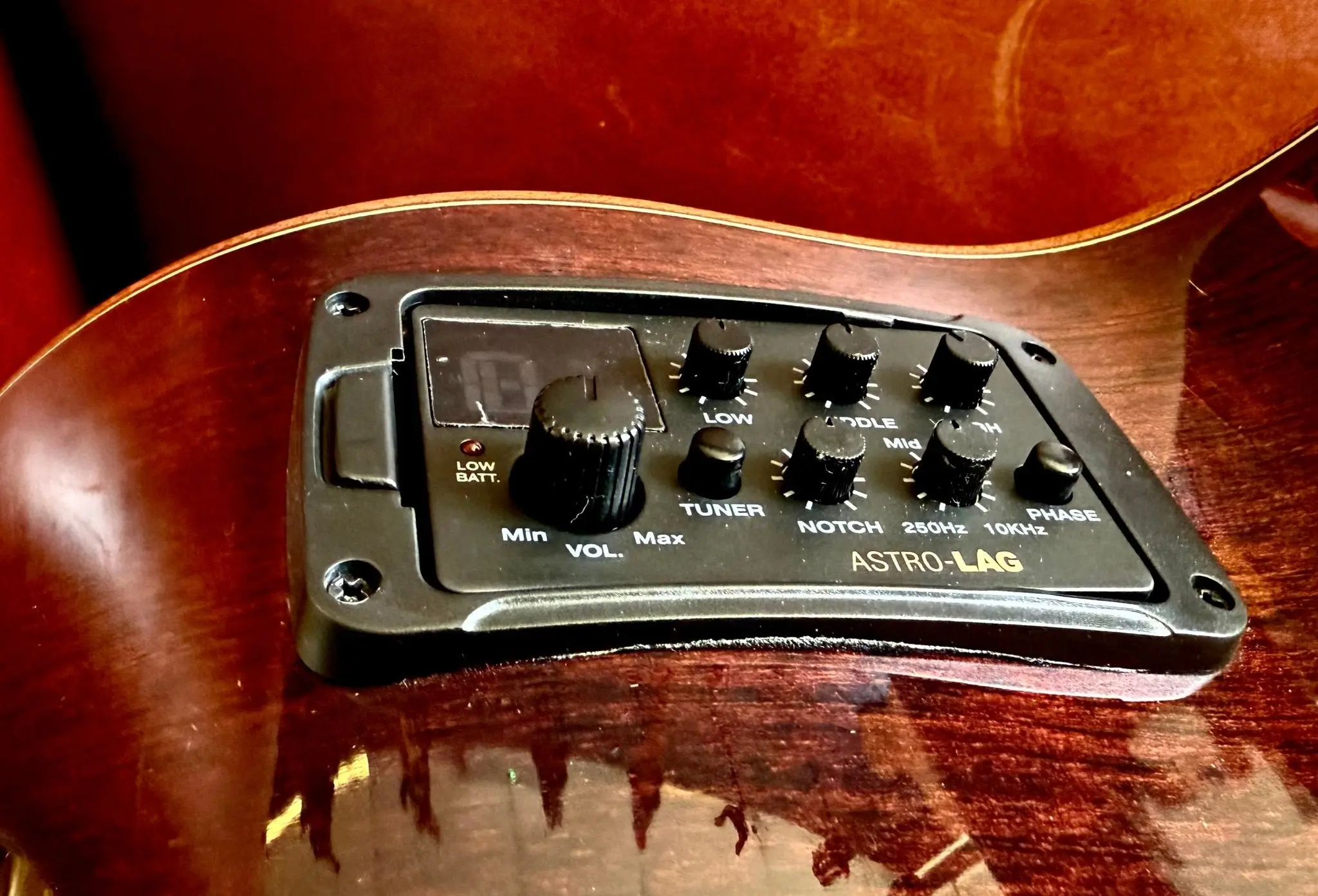 LAG Tramontane T118ACE Electro Acoustic Guitar w' £225 Custom Pro Setup Package Included - Image 4