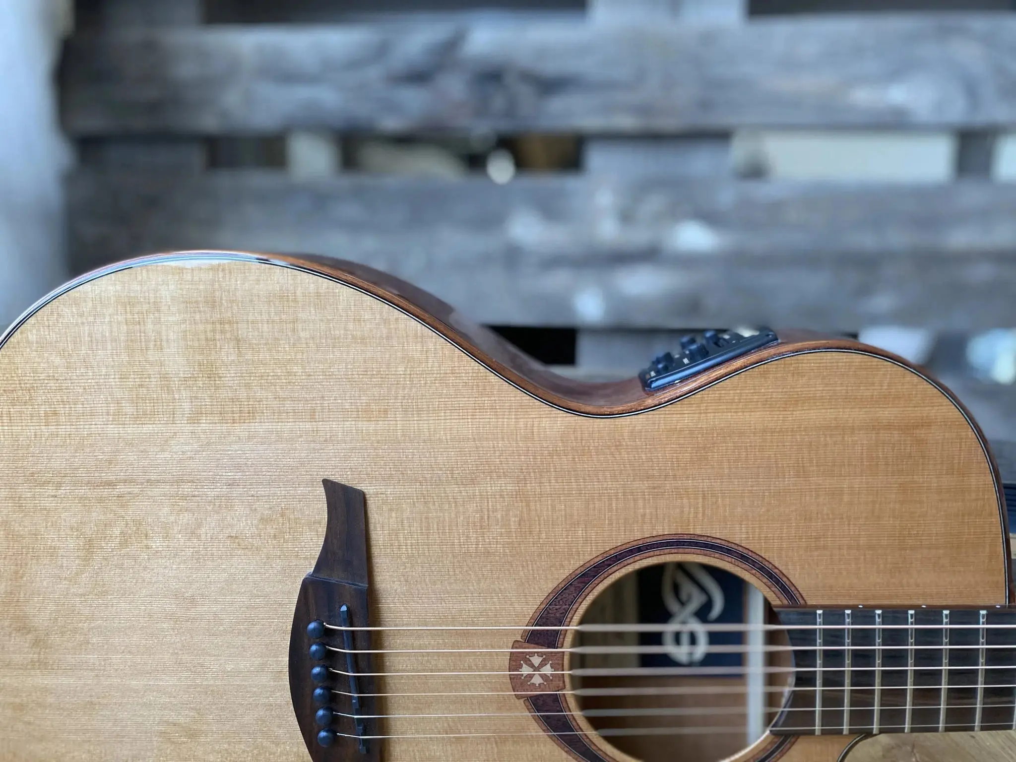 LAG Tramontane T118 ASCE Slimline Electro Acoustic Guitar w' £225 Custom Pro Setup Package Included - Image 12