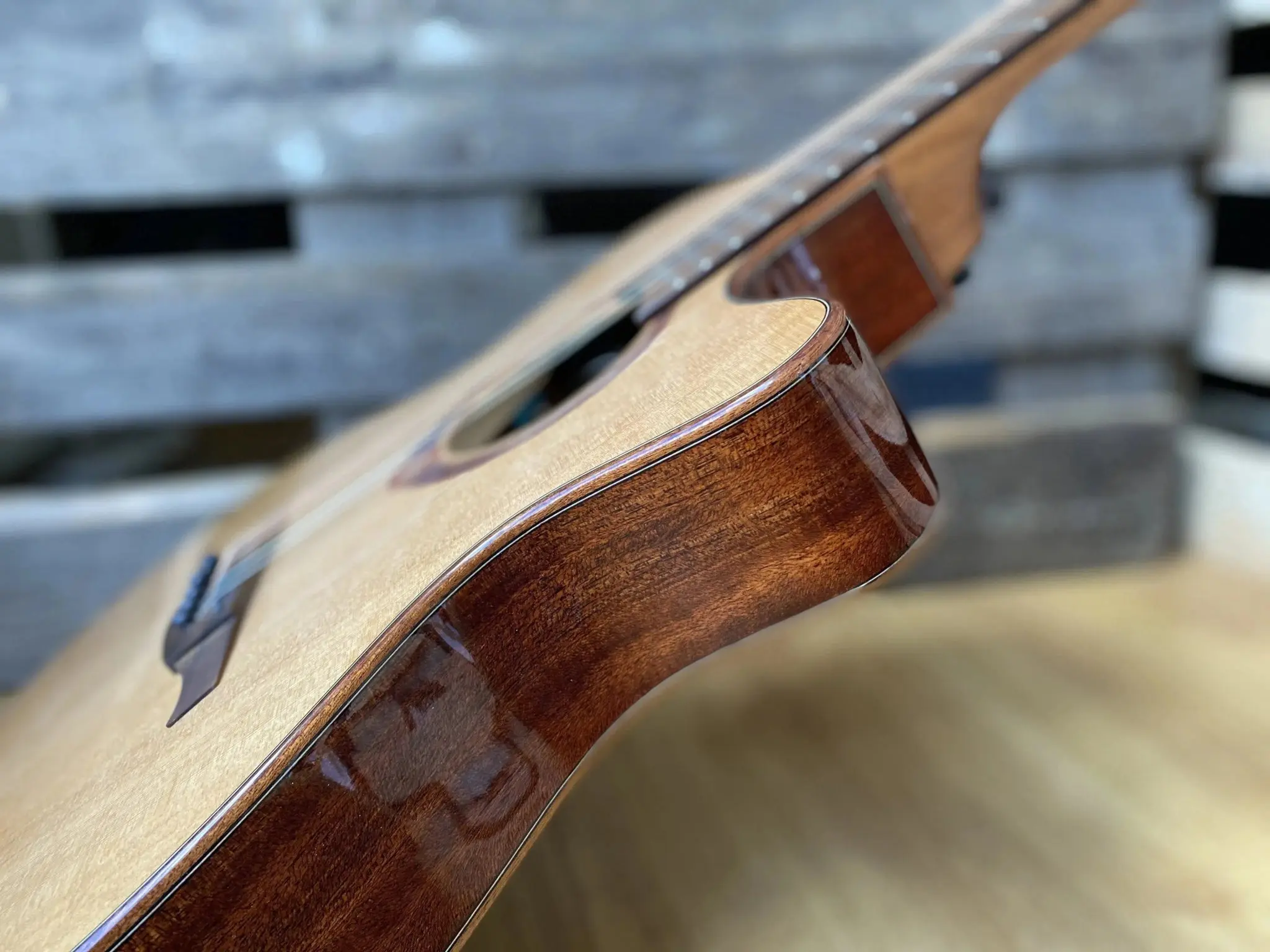 LAG Tramontane T118 ASCE Slimline Electro Acoustic Guitar w' £225 Custom Pro Setup Package Included - Image 5