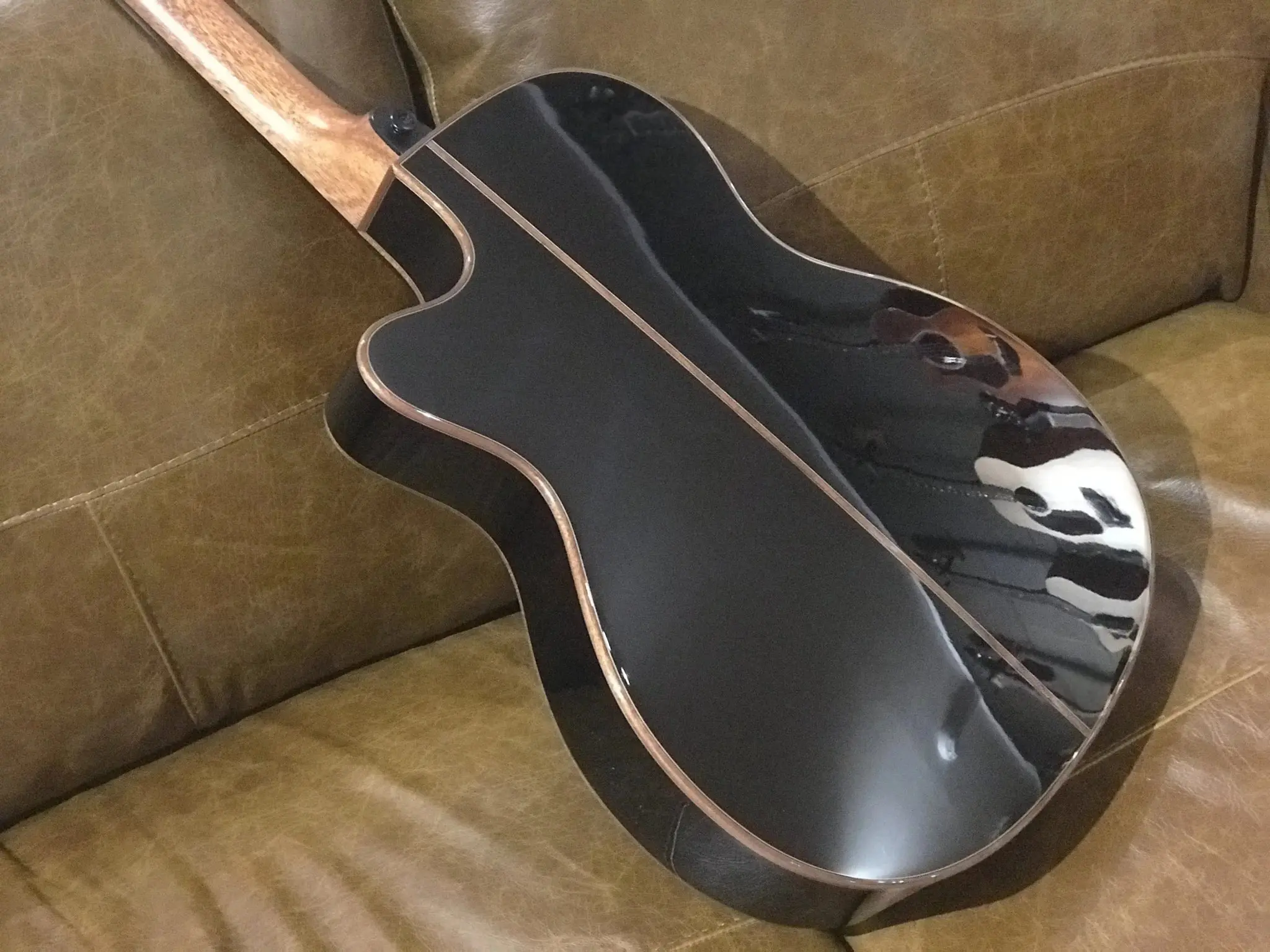 LAG TRAMONTANE 118 T118ASCE-BLK AUDITORIUM SLIM CUTAWAY ELECTRO BLACK - Image 11