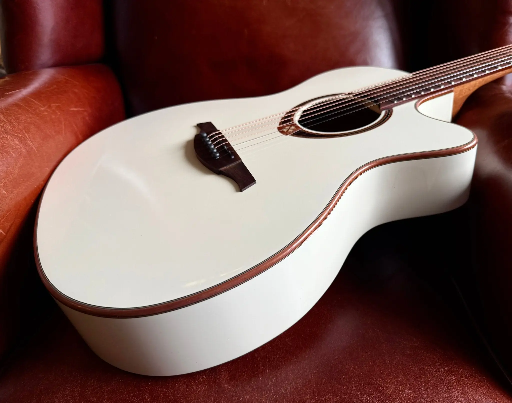 LAG T118 ASCE ivory Grand Auditorium Slimline Electro - Image 4