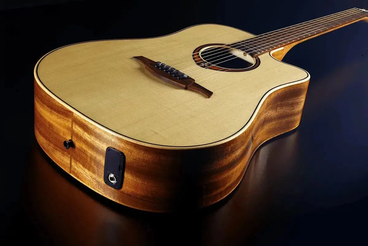 LAG TRAMONTANE 88 T88DCE DREADNOUGHT CUTAWAY ELECTRO - Image 9