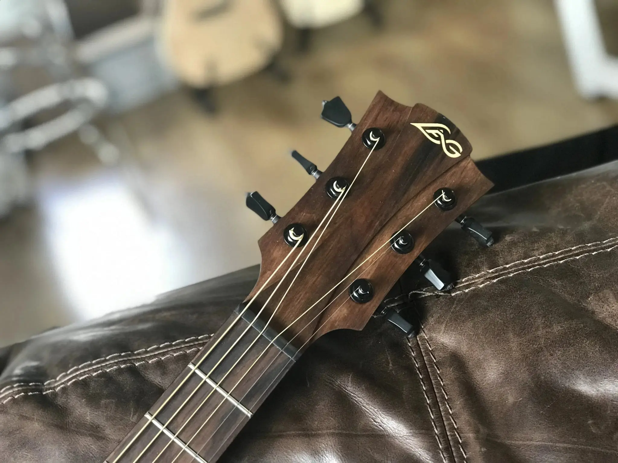 LAG Tramontane T88 ACE Electro Acoustic Guitar w' £225 Custom Pro Setup Package Included - Image 7