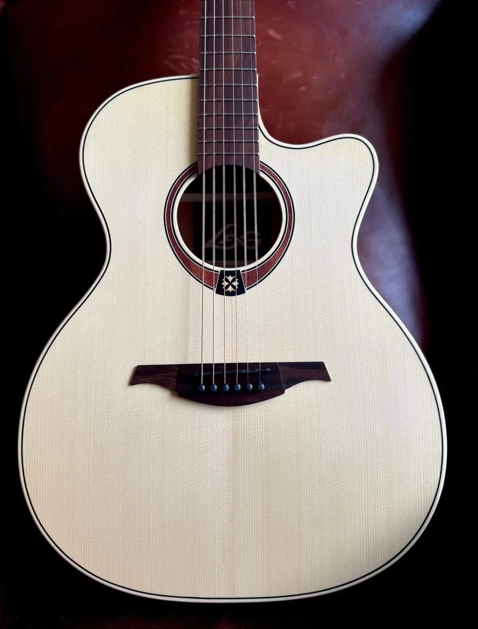 LAG Tramontane T70 ACE Electro Acoustic Guitar O w' £225 Custom Pro Setup Package Included - Image 11