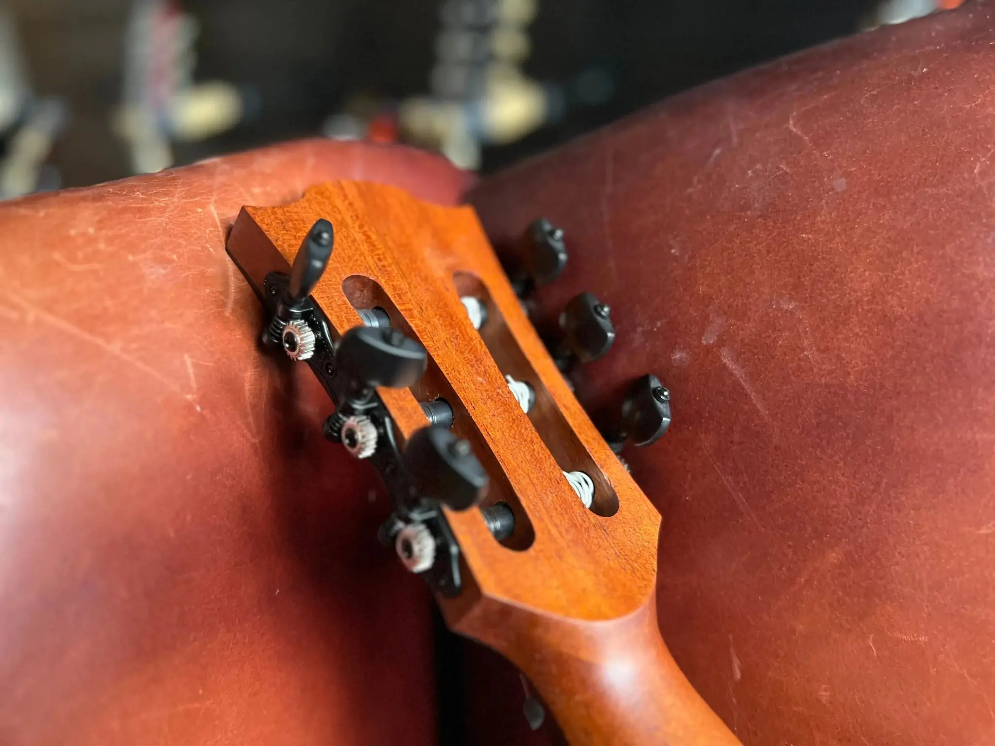 LAG TRAMONTANE TN170ASCE COUNTRY AUDITORIUM SLIM CUTAWAY Nylon Electro - Image 13