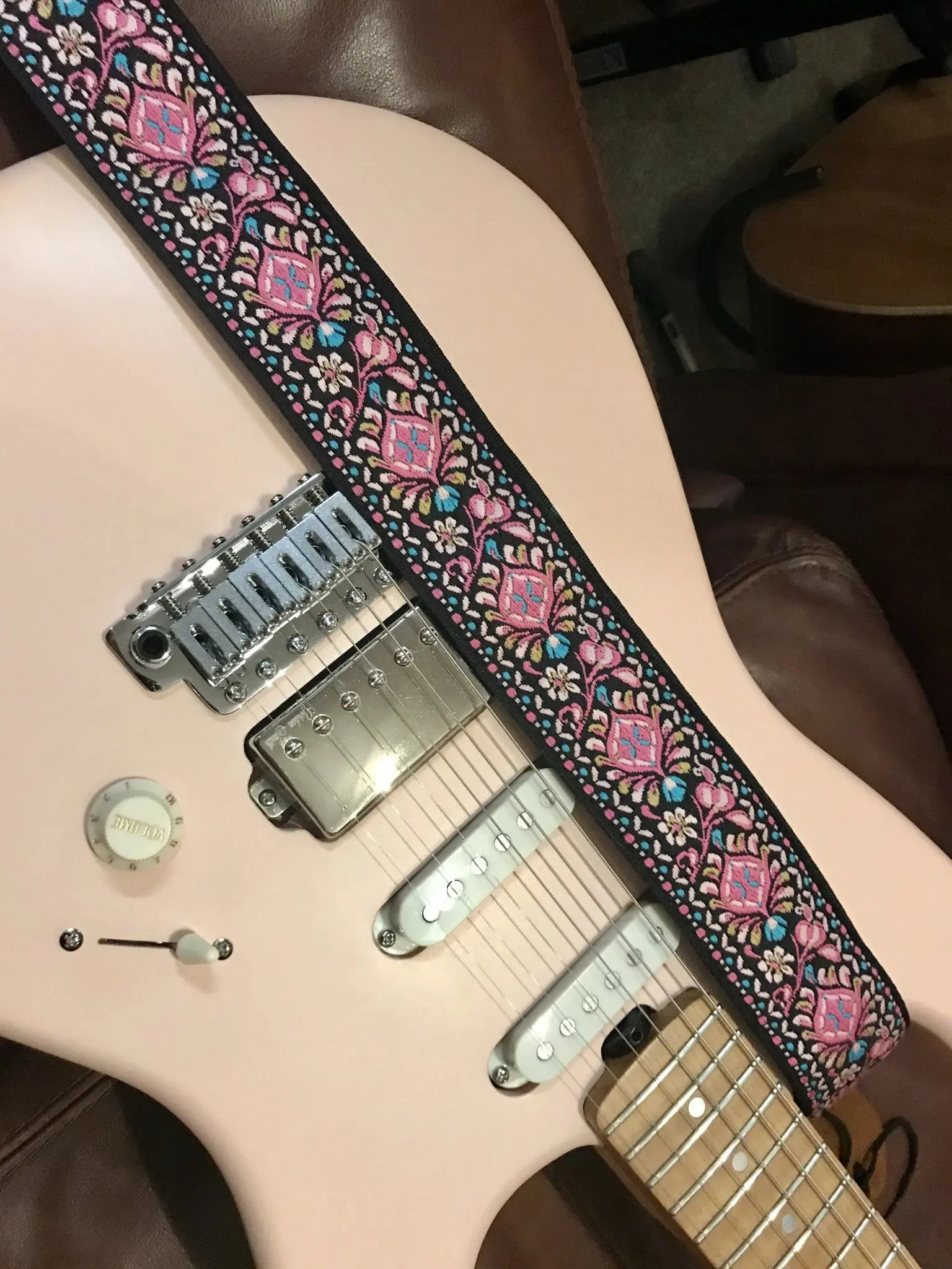 SMJ Reserve Collection "Ruby Tiger" Guitar Strap - Image 13