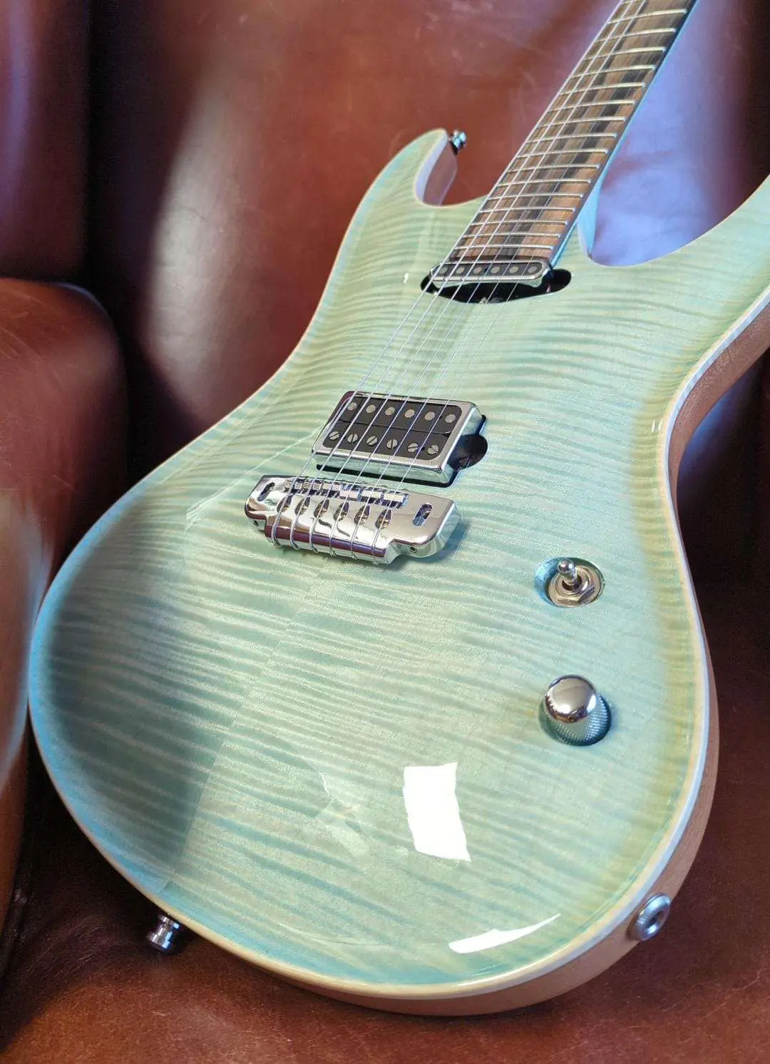Valenti Nebula Carved HS Ice Blue - Image 2